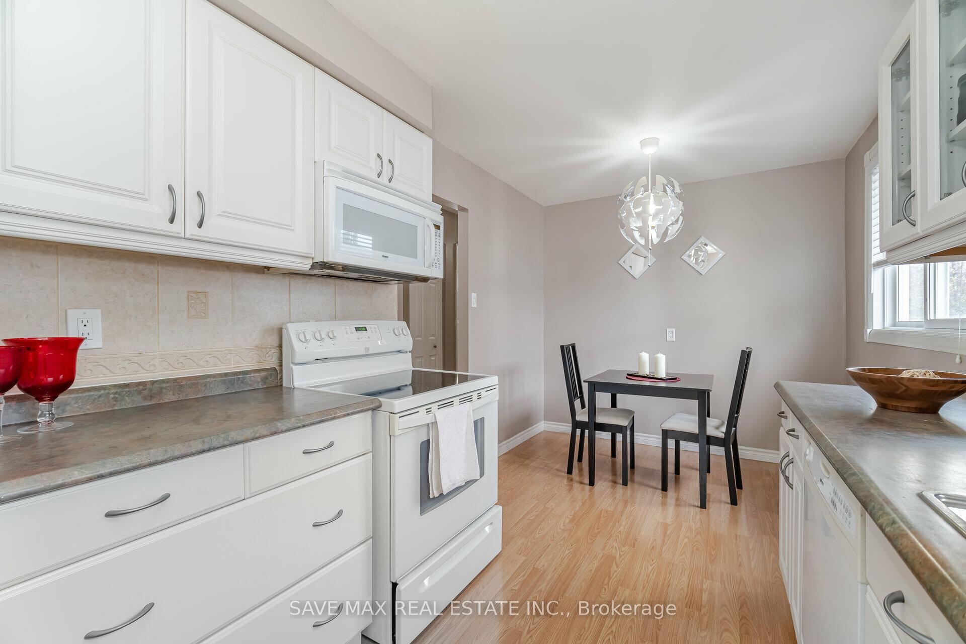 Photo 7 of 193 Wendover Drive, Hamilton, Fessenden — HOMEH