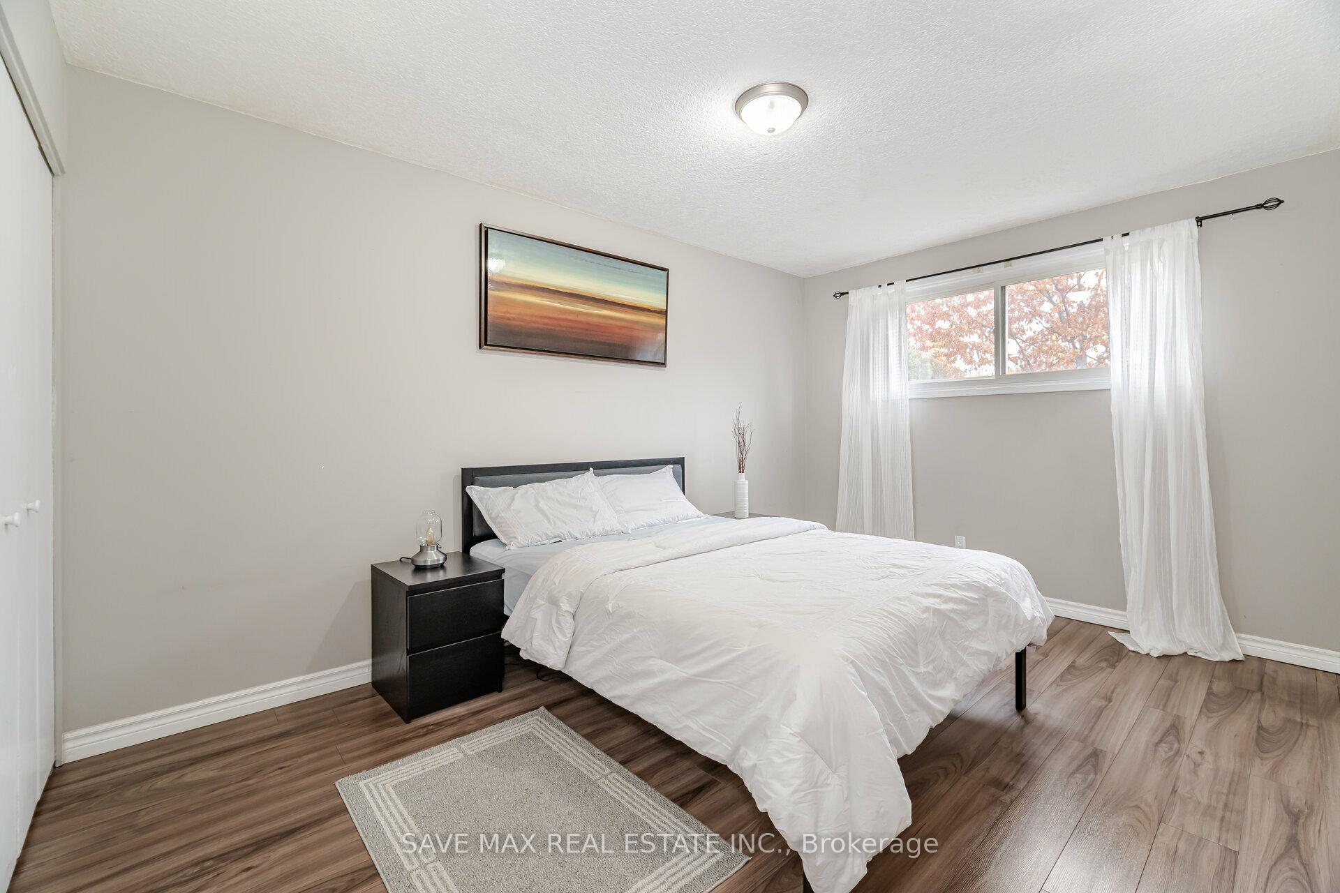 Photo 11 of 193 Wendover Drive, Hamilton, Fessenden — HOMEH