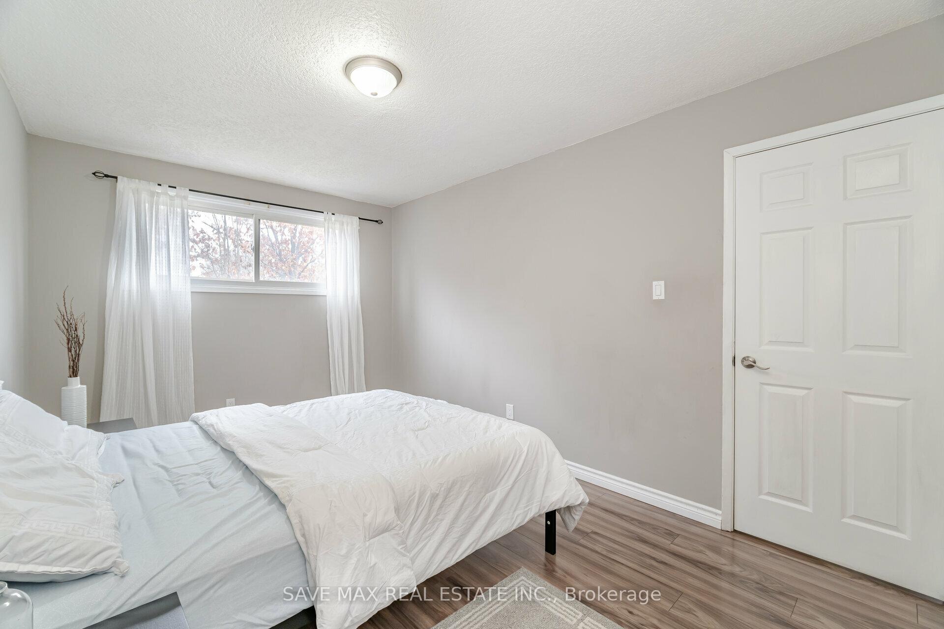 Photo 12 of 193 Wendover Drive, Hamilton, Fessenden — HOMEH