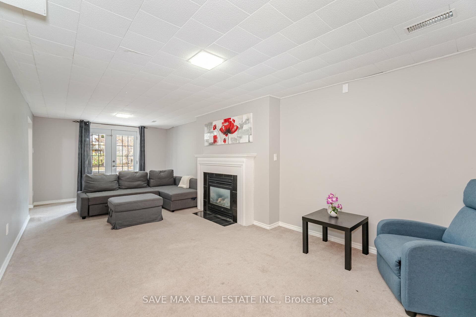Photo 17 of 193 Wendover Drive, Hamilton, Fessenden — HOMEH