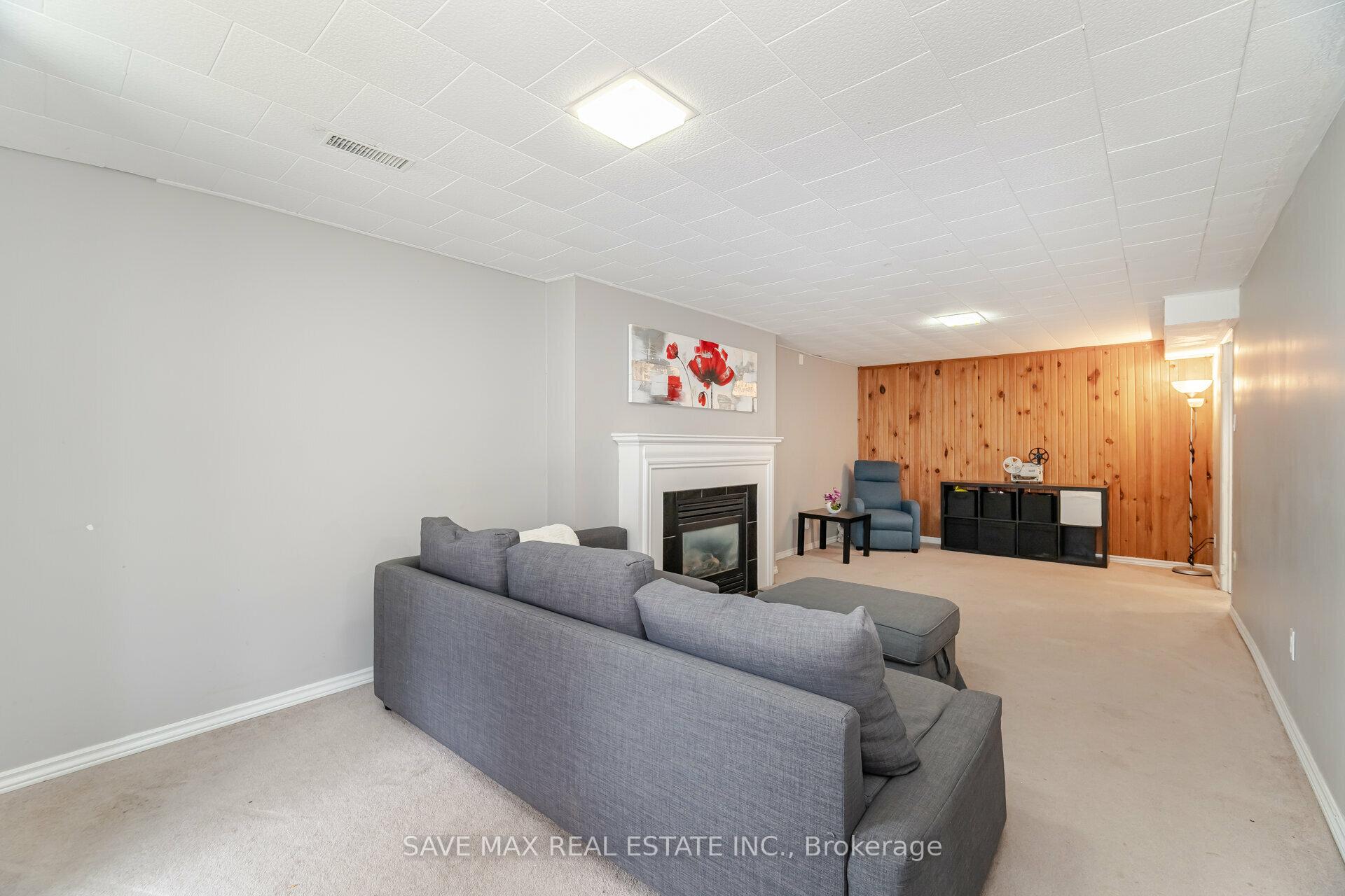 Photo 18 of 193 Wendover Drive, Hamilton, Fessenden — HOMEH