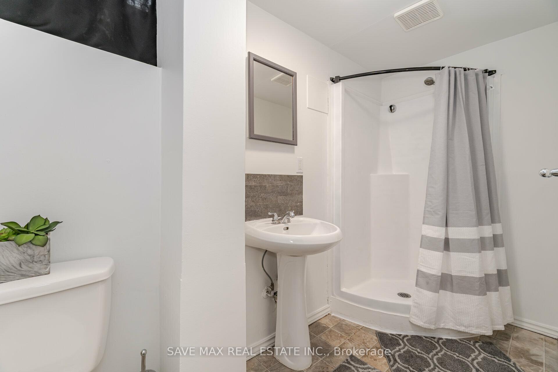 Photo 23 of 193 Wendover Drive, Hamilton, Fessenden — HOMEH