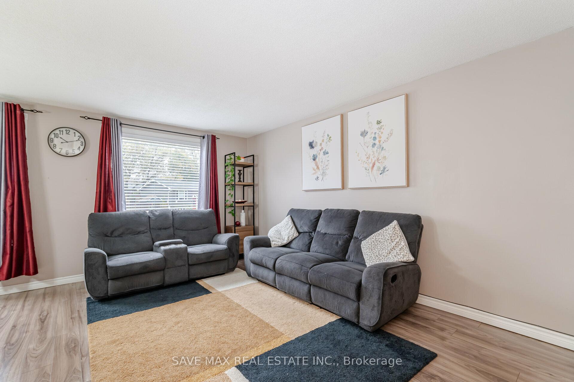 Photo 33 of 193 Wendover Drive, Hamilton, Fessenden — HOMEH