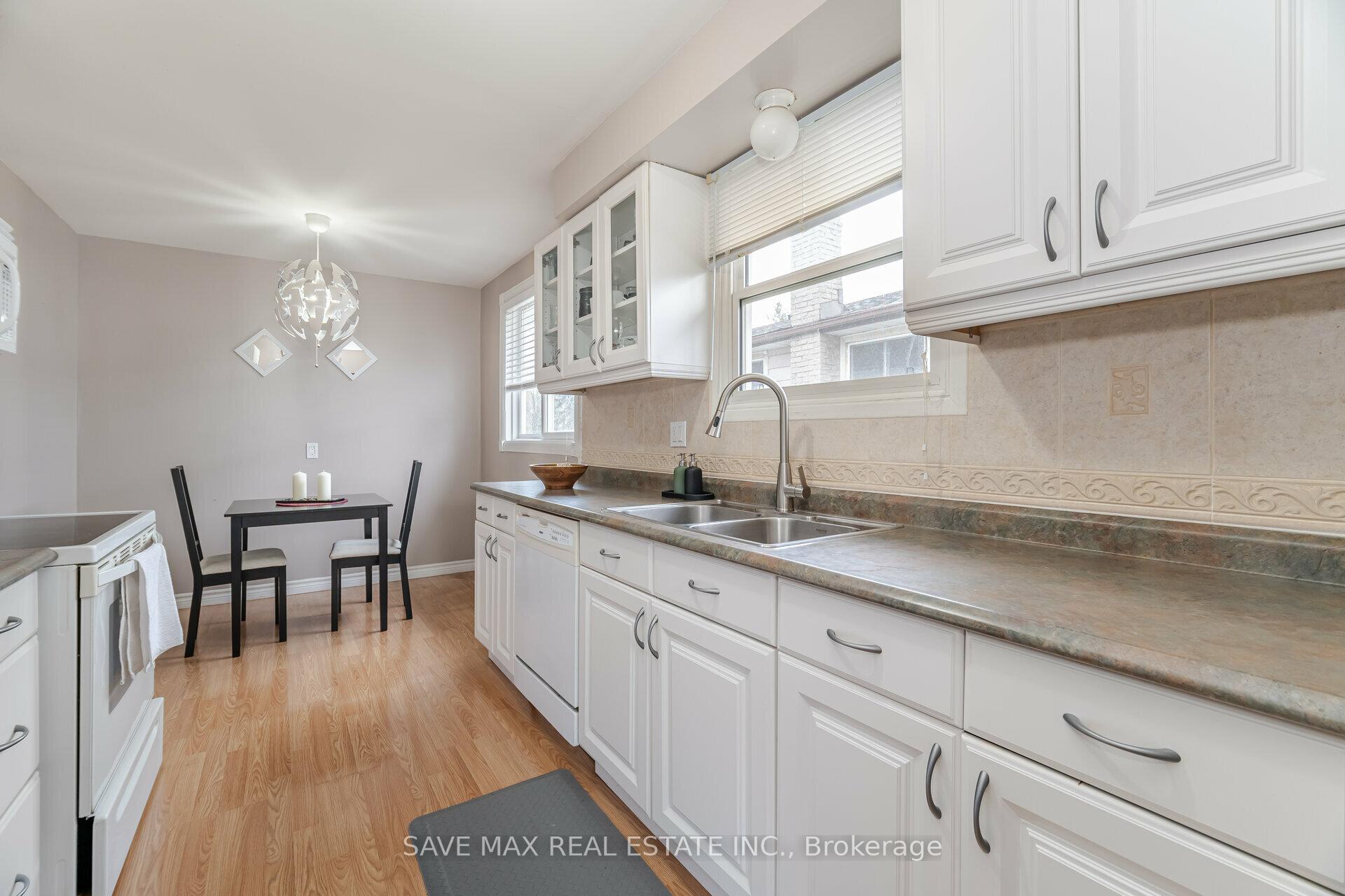 Photo 35 of 193 Wendover Drive, Hamilton, Fessenden — HOMEH