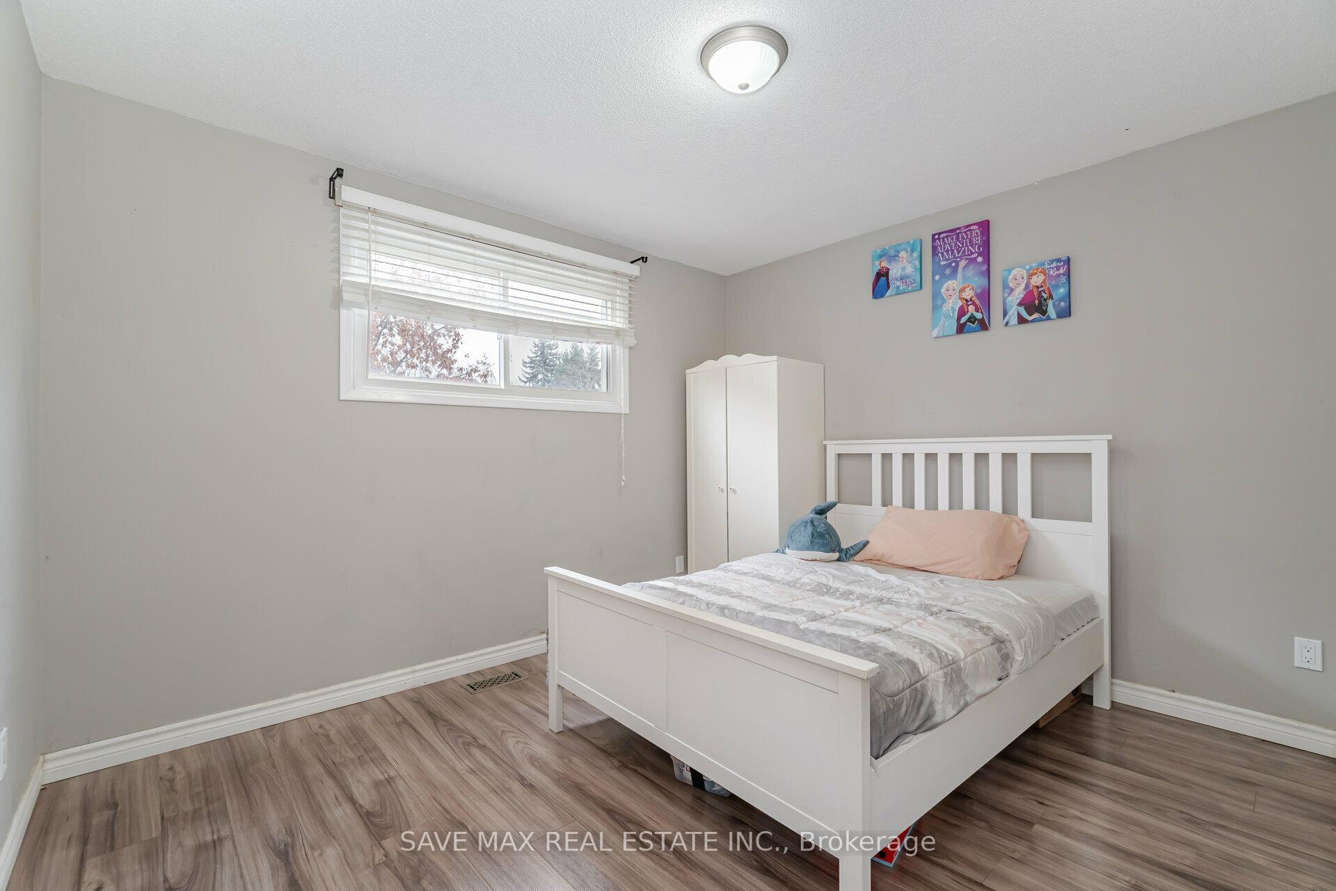 Photo 37 of 193 Wendover Drive, Hamilton, Fessenden — HOMEH