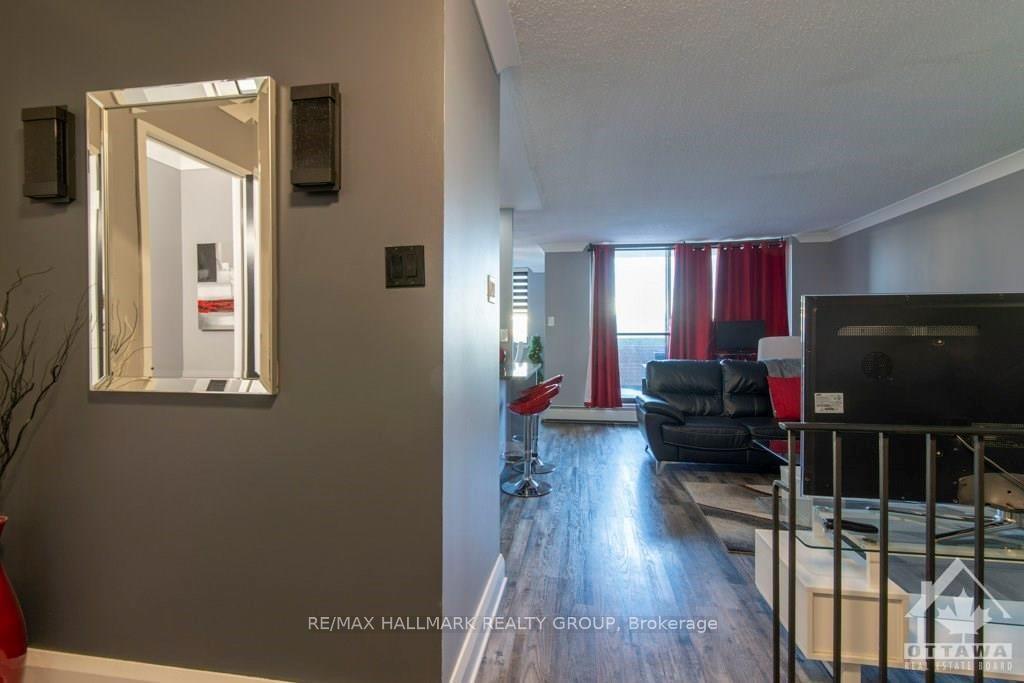 Photo 3 of Unit 649, 515 St Laurent Boulevard, Ottawa, Viscount Alexander Park — HOMEH
