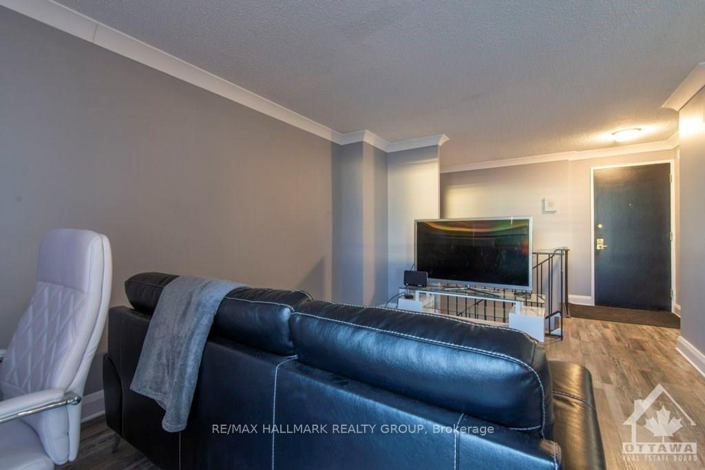 Photo 5 of Unit 649, 515 St Laurent Boulevard, Ottawa, Viscount Alexander Park — HOMEH