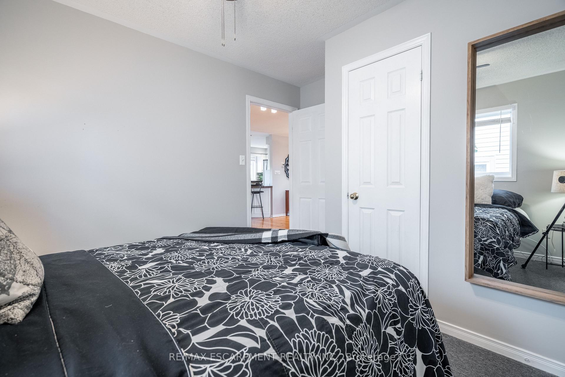 Photo 20 of 128 Riley Street, Hamilton, Waterdown — HOMEH