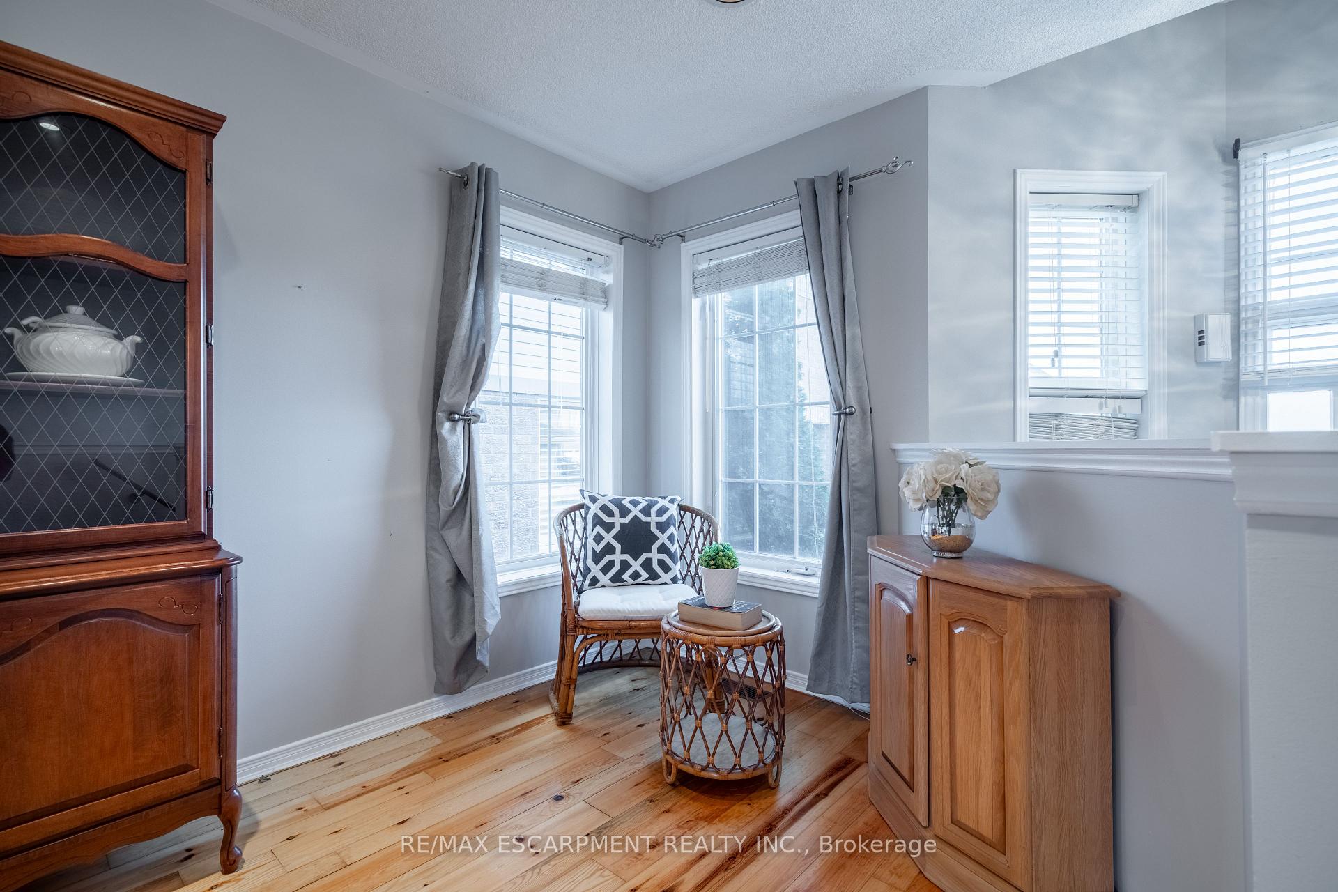 Photo 26 of 128 Riley Street, Hamilton, Waterdown — HOMEH