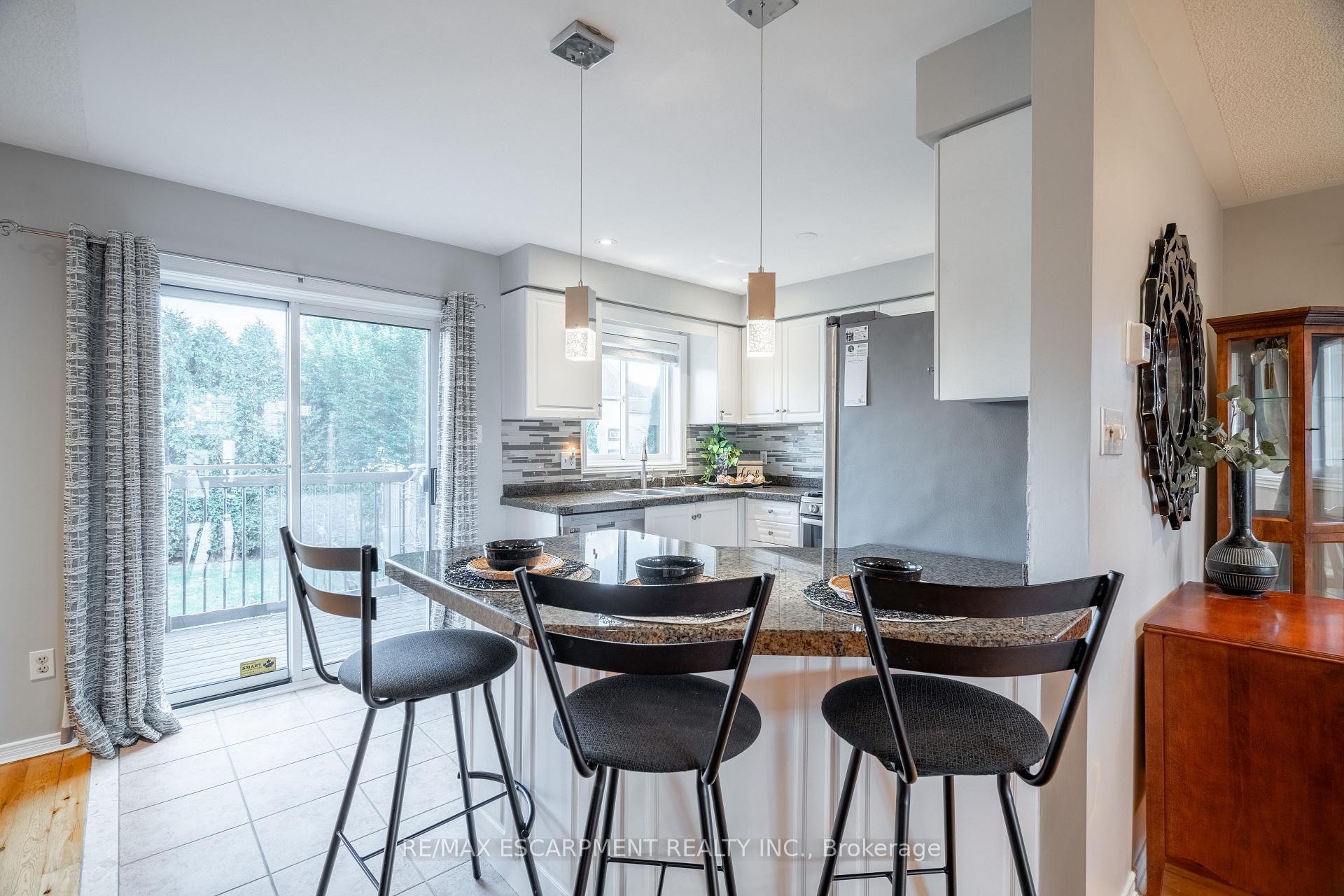 Photo 30 of 128 Riley Street, Hamilton, Waterdown — HOMEH