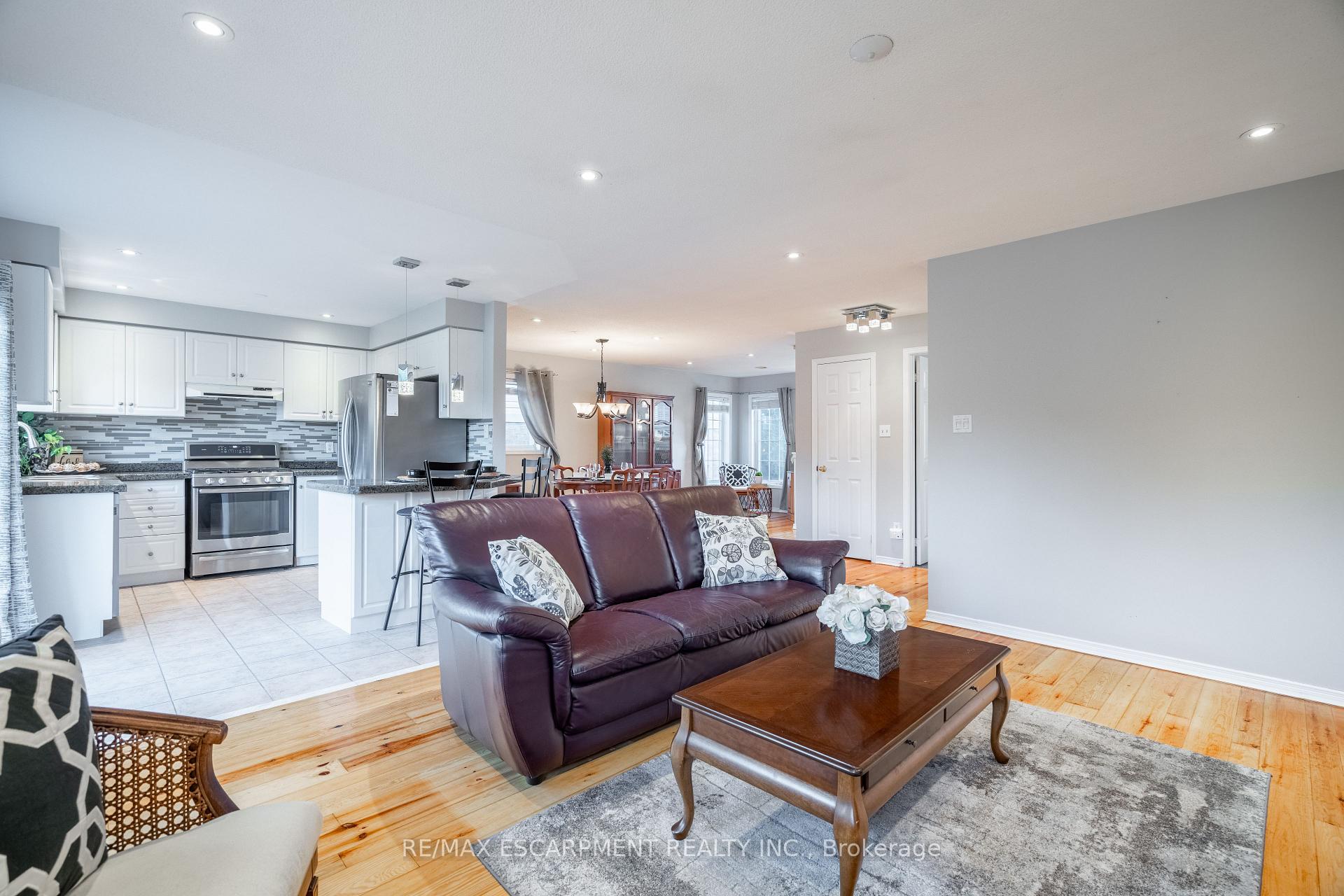 Photo 35 of 128 Riley Street, Hamilton, Waterdown — HOMEH