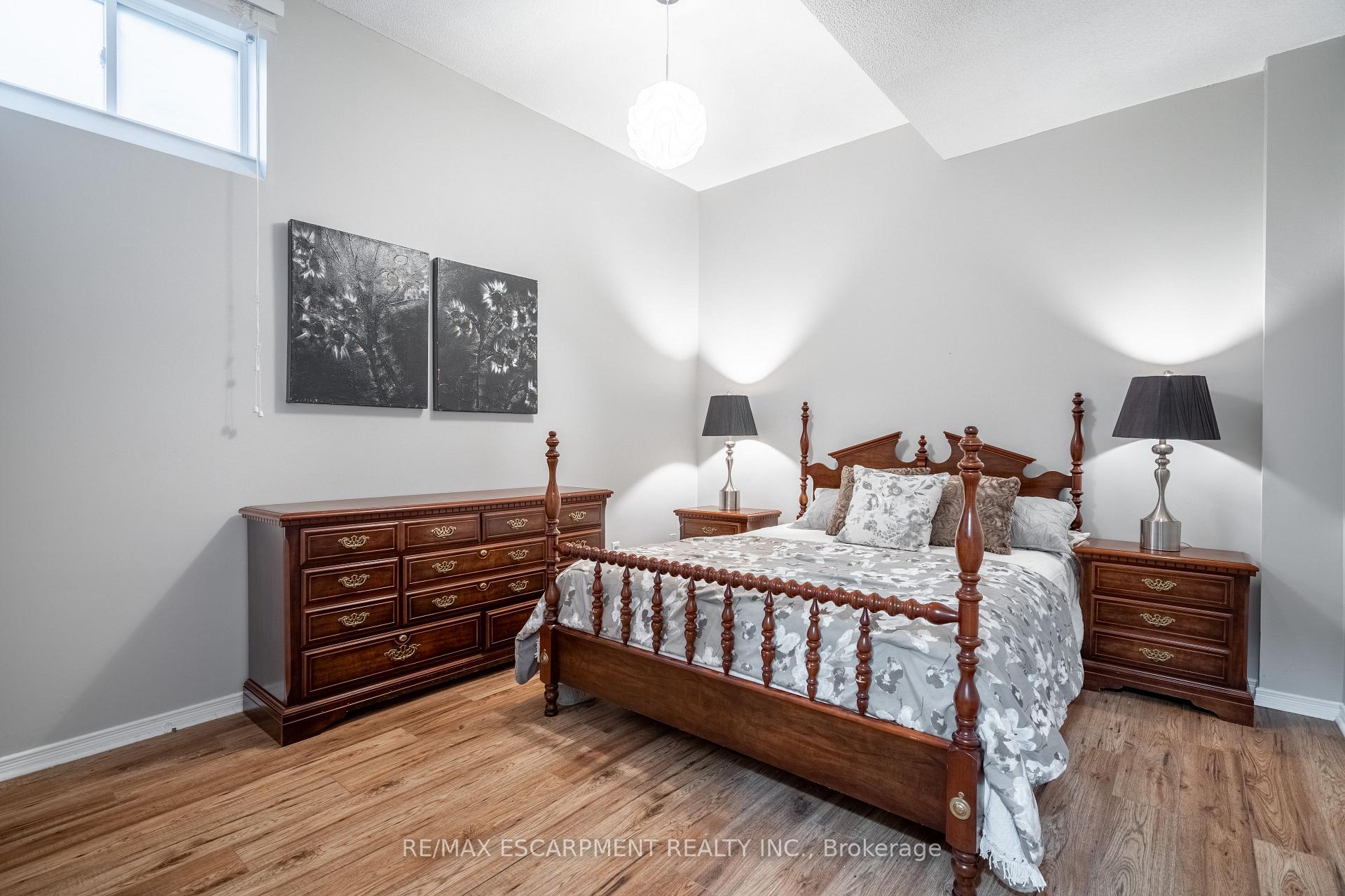 Photo 45 of 128 Riley Street, Hamilton, Waterdown — HOMEH
