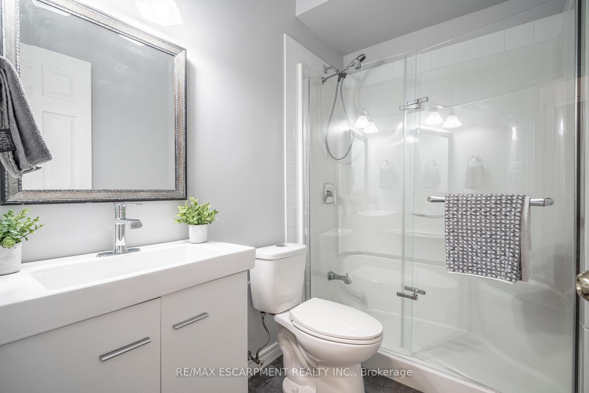 Photo 47 of 128 Riley Street, Hamilton, Waterdown — HOMEH
