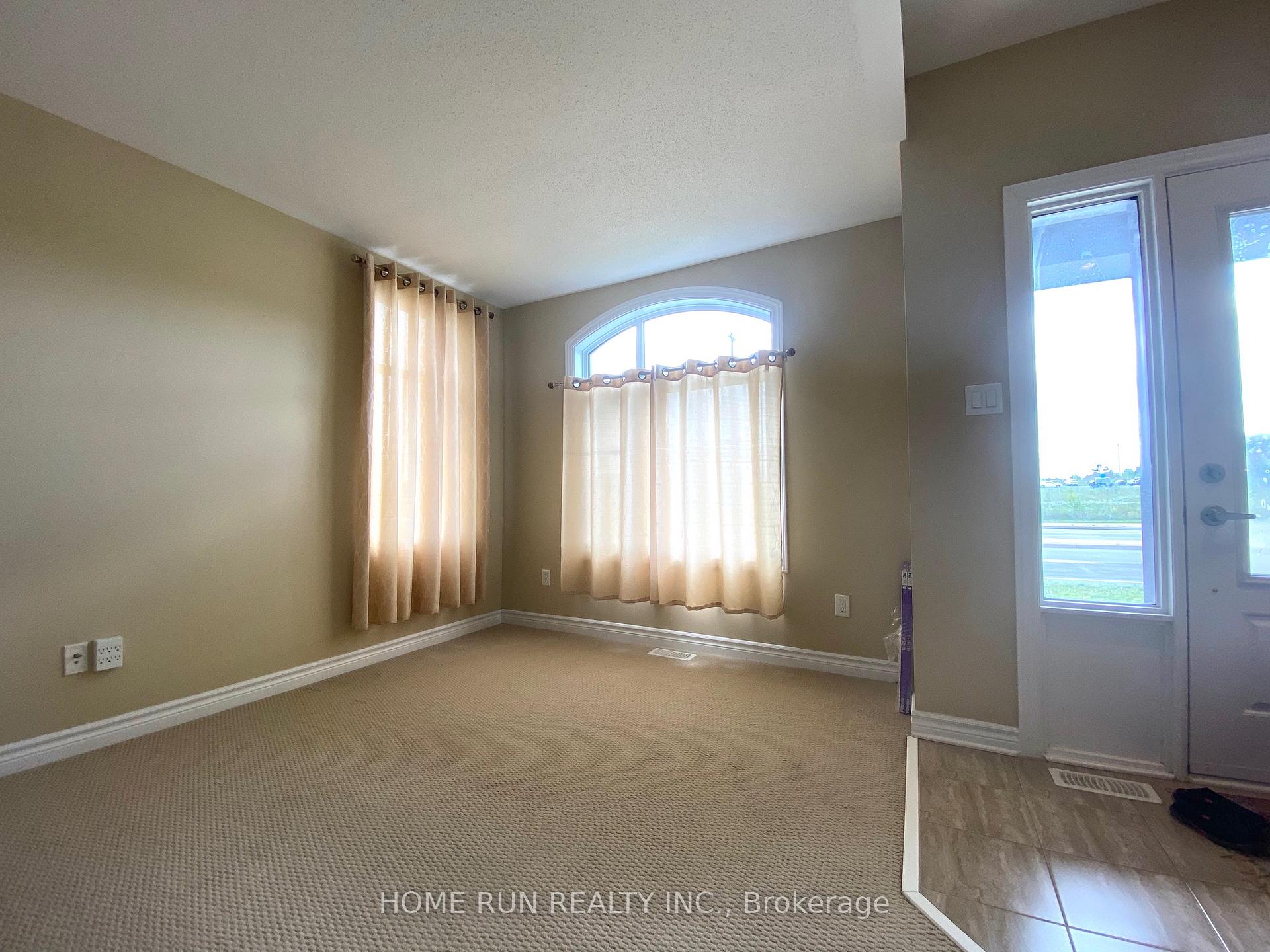 Photo 3 of 1226 Longfields Drive, Ottawa, Barrhaven - Strandherd — HOMEH