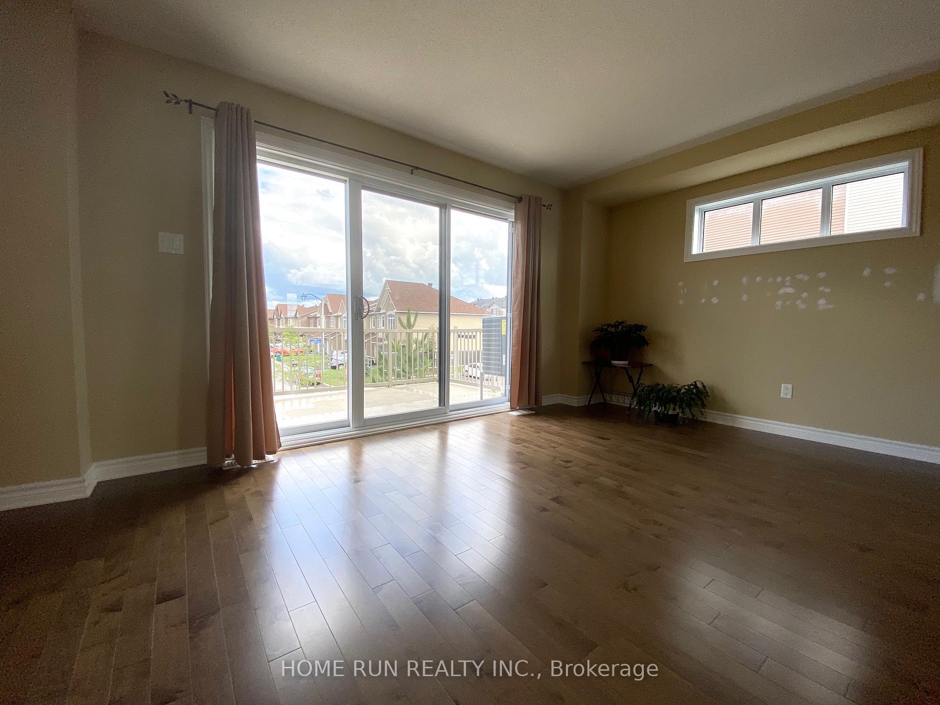 Photo 5 of 1226 Longfields Drive, Ottawa, Barrhaven - Strandherd — HOMEH