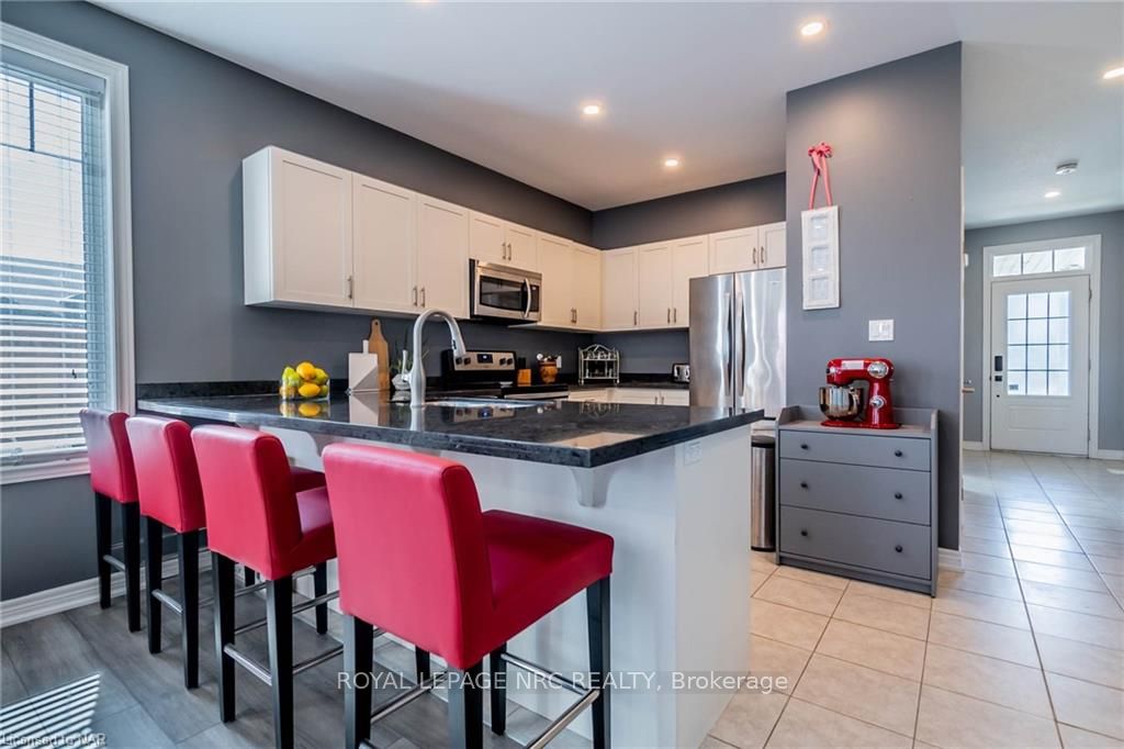 Photo 8 of 14 Ellis Avenue, St. Catharines, Oakdale — HOMEH
