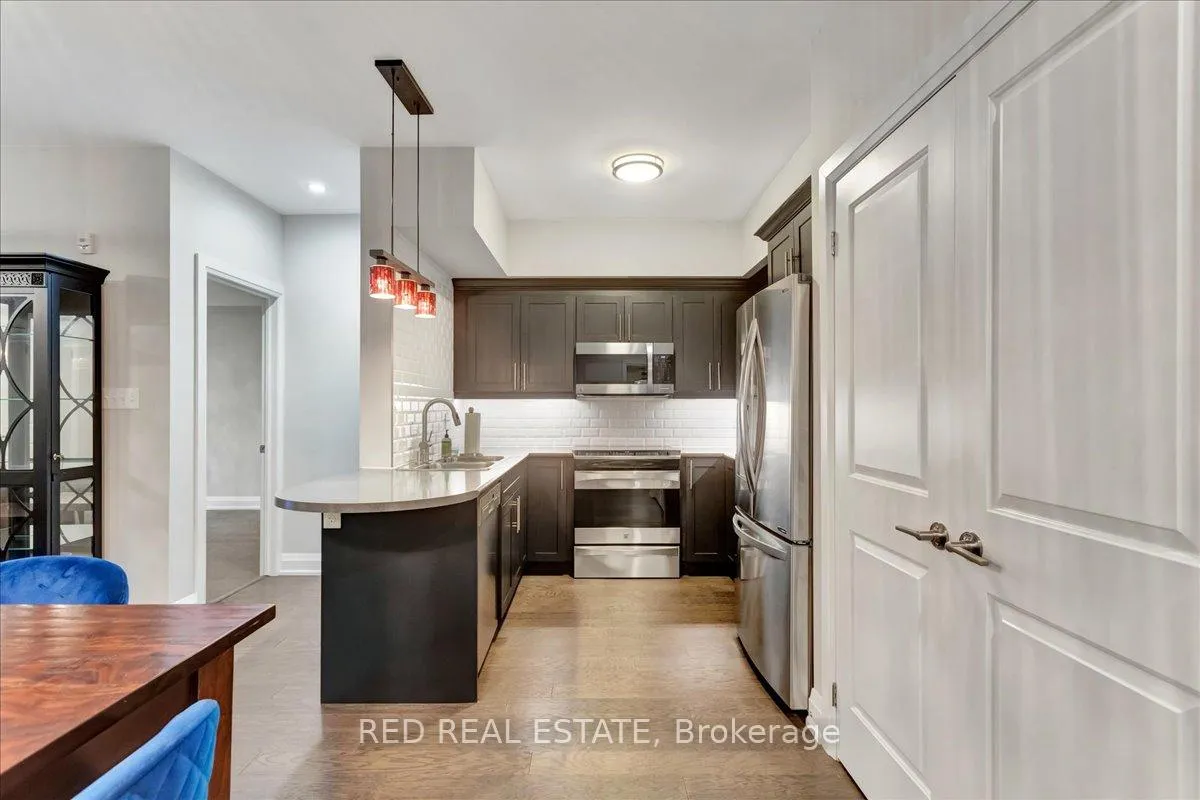 Photo 4 of Unit 212, 720 Yonge Street, Barrie, Painswick North — HOMEH