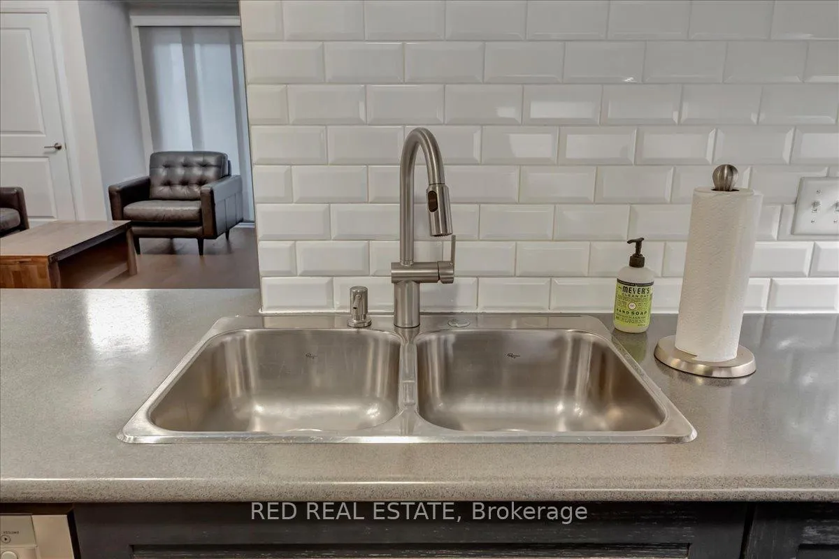 Photo 7 of Unit 212, 720 Yonge Street, Barrie, Painswick North — HOMEH