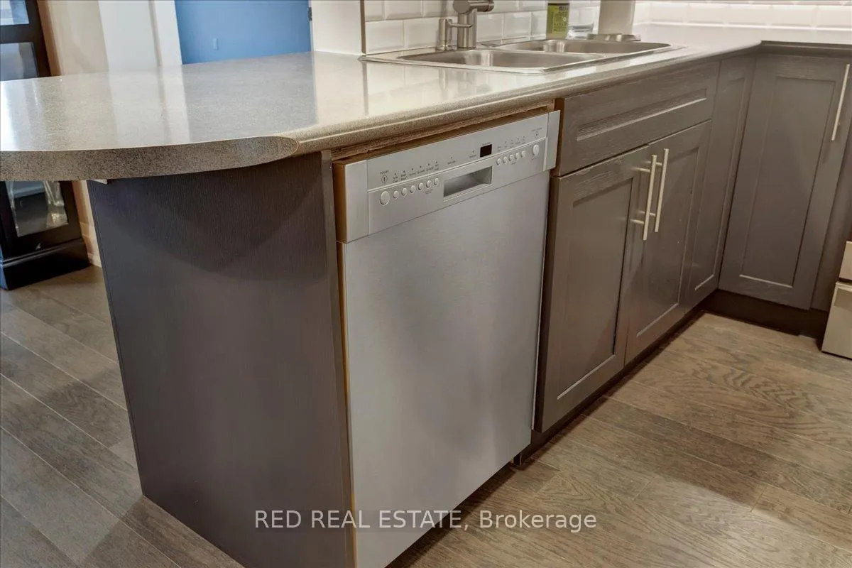 Photo 10 of Unit 212, 720 Yonge Street, Barrie, Painswick North — HOMEH