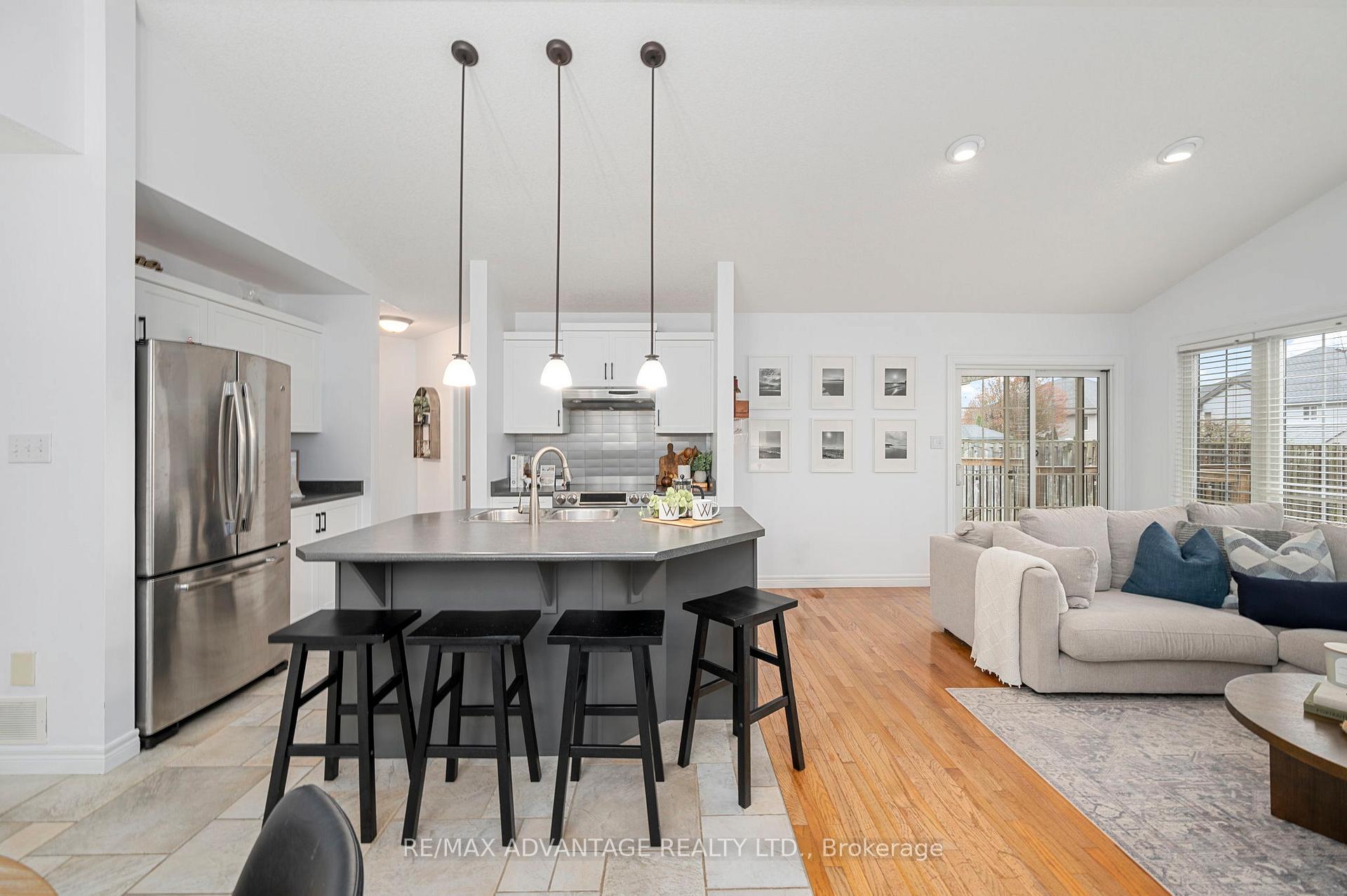 Photo 37 of 43 Cottonwood Drive, St. Thomas — HOMEH