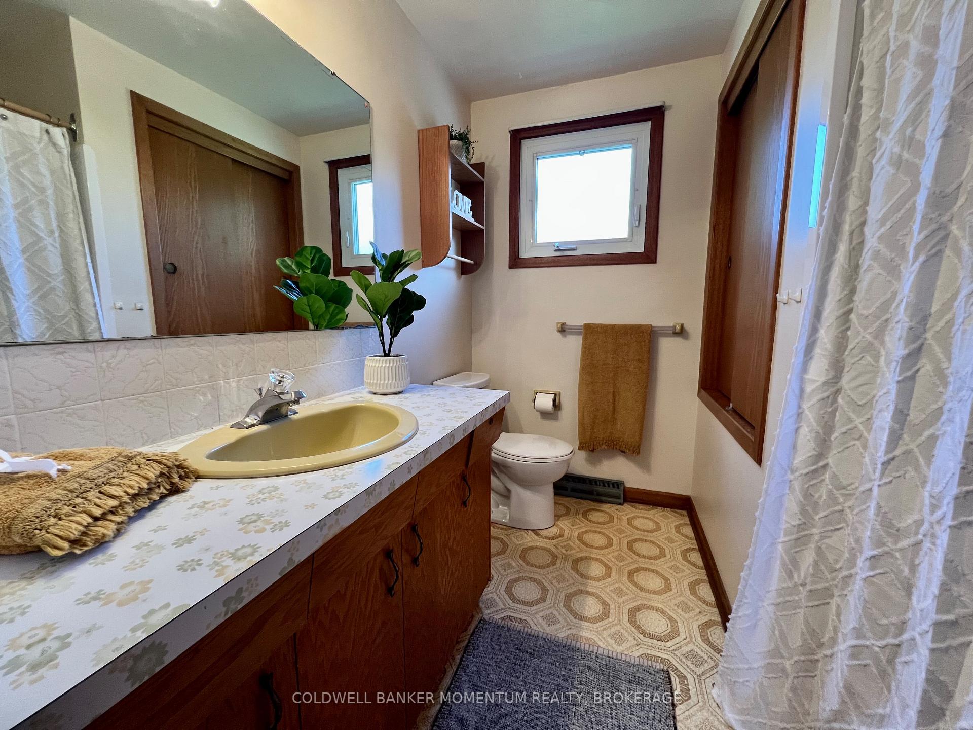Photo 39 of 96 Sherman Drive W, St. Catharines, Lakeport — HOMEH