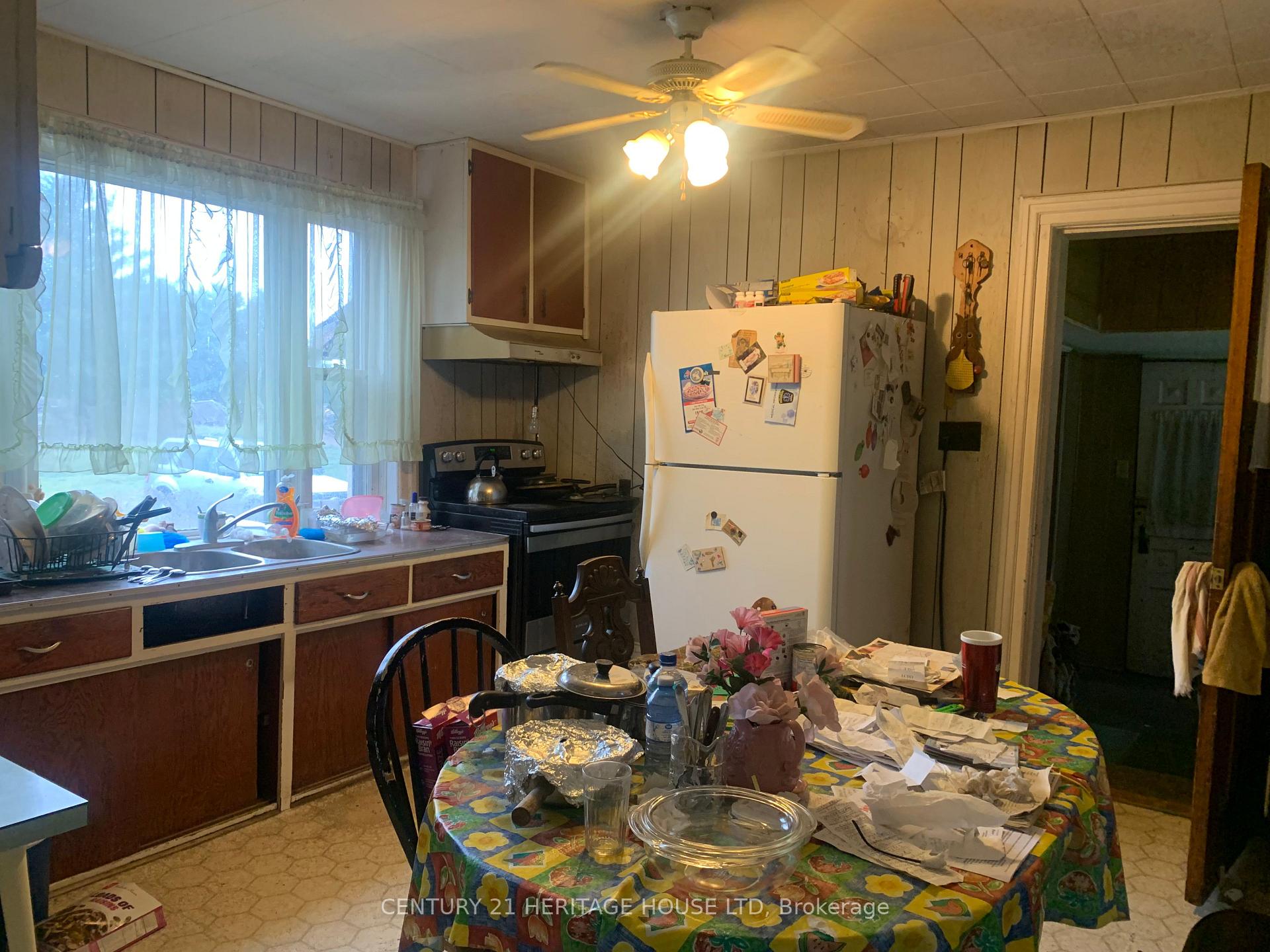 Photo 8 of 8801 Hacienda Road E, Malahide, Rural Malahide — HOMEH