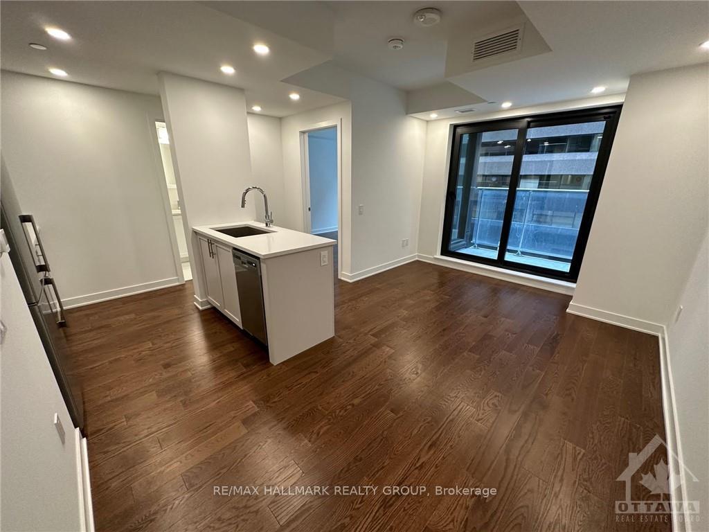 Photo 3 of Unit 302, 340 Queen Street, Ottawa, Ottawa Centre — HOMEH