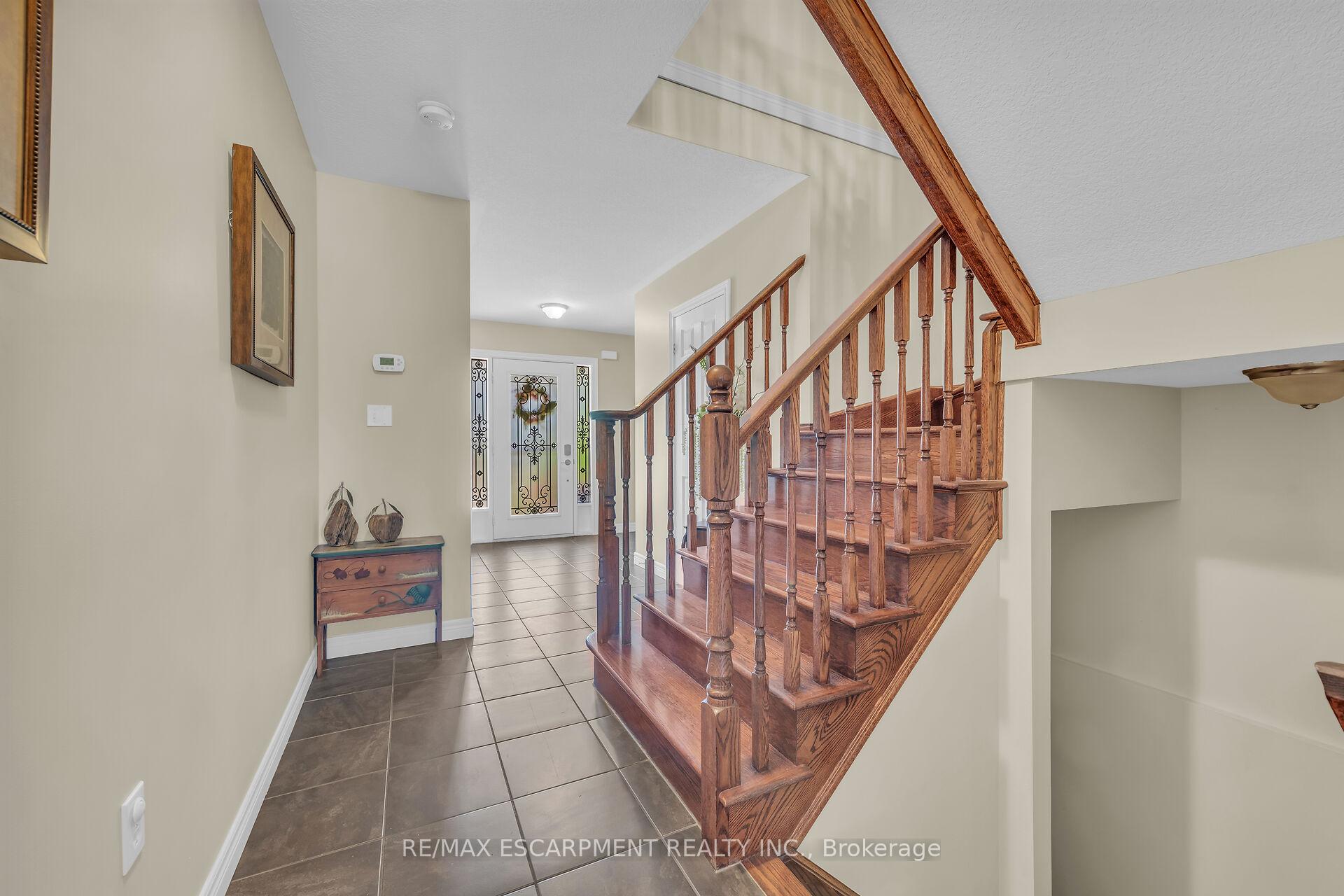 Photo 6 of 32 Aster Avenue, Hamilton, Rural Glanbrook — HOMEH