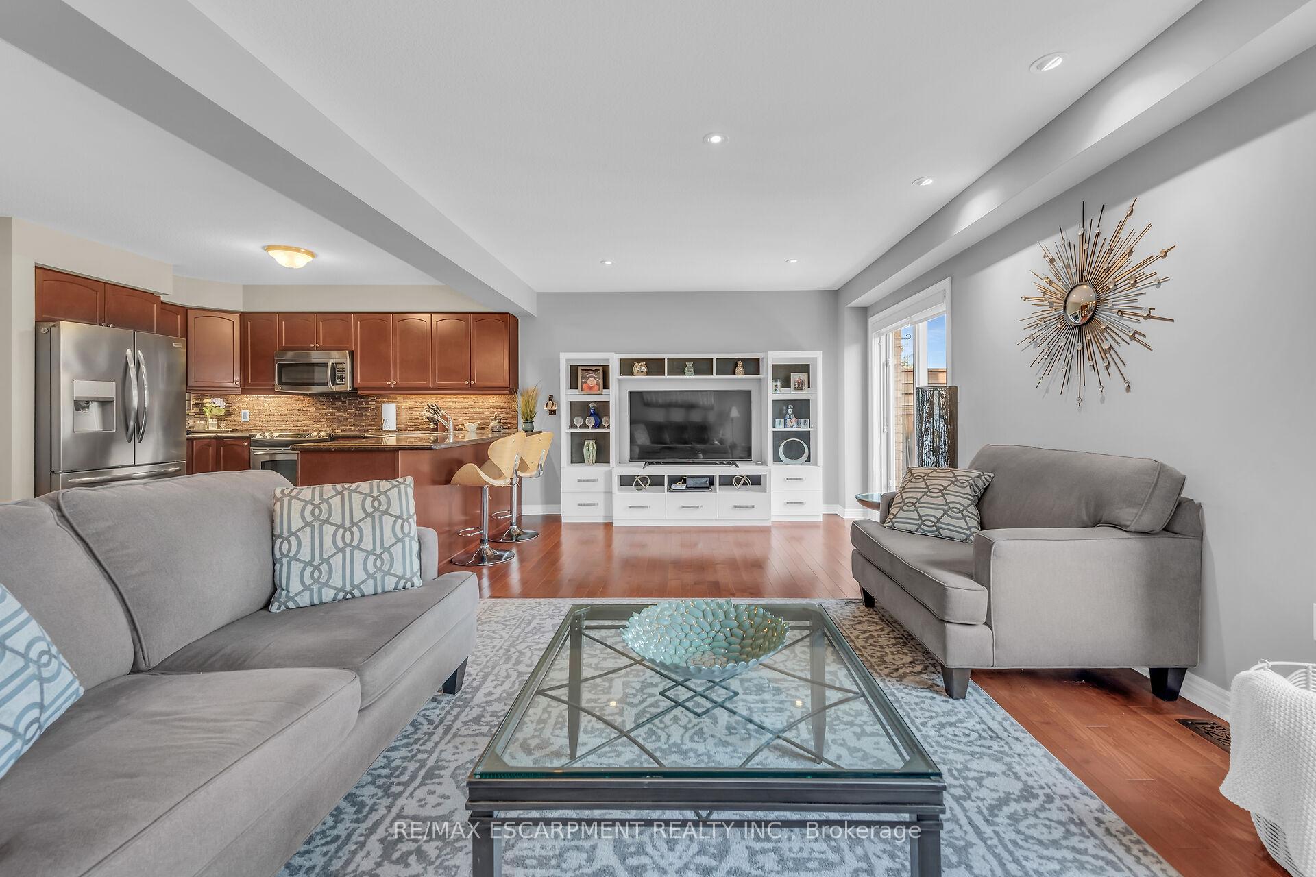 Photo 19 of 32 Aster Avenue, Hamilton, Rural Glanbrook — HOMEH
