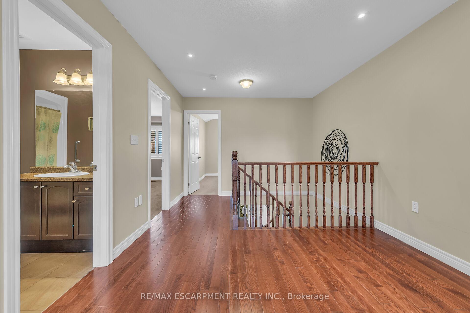 Photo 45 of 32 Aster Avenue, Hamilton, Rural Glanbrook — HOMEH
