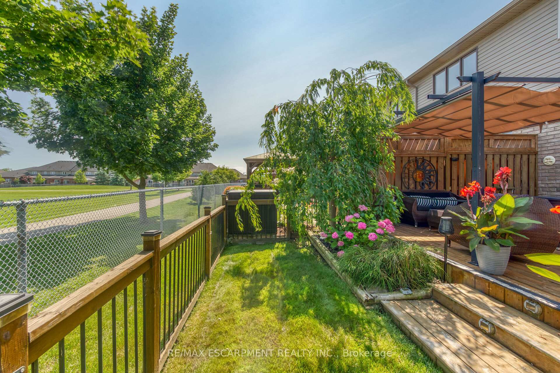 Photo 60 of 32 Aster Avenue, Hamilton, Rural Glanbrook — HOMEH