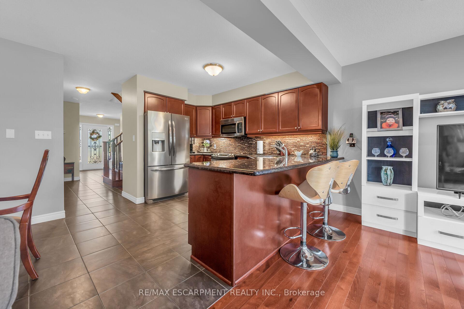 Photo 33 of 32 Aster Avenue, Hamilton, Rural Glanbrook — HOMEH