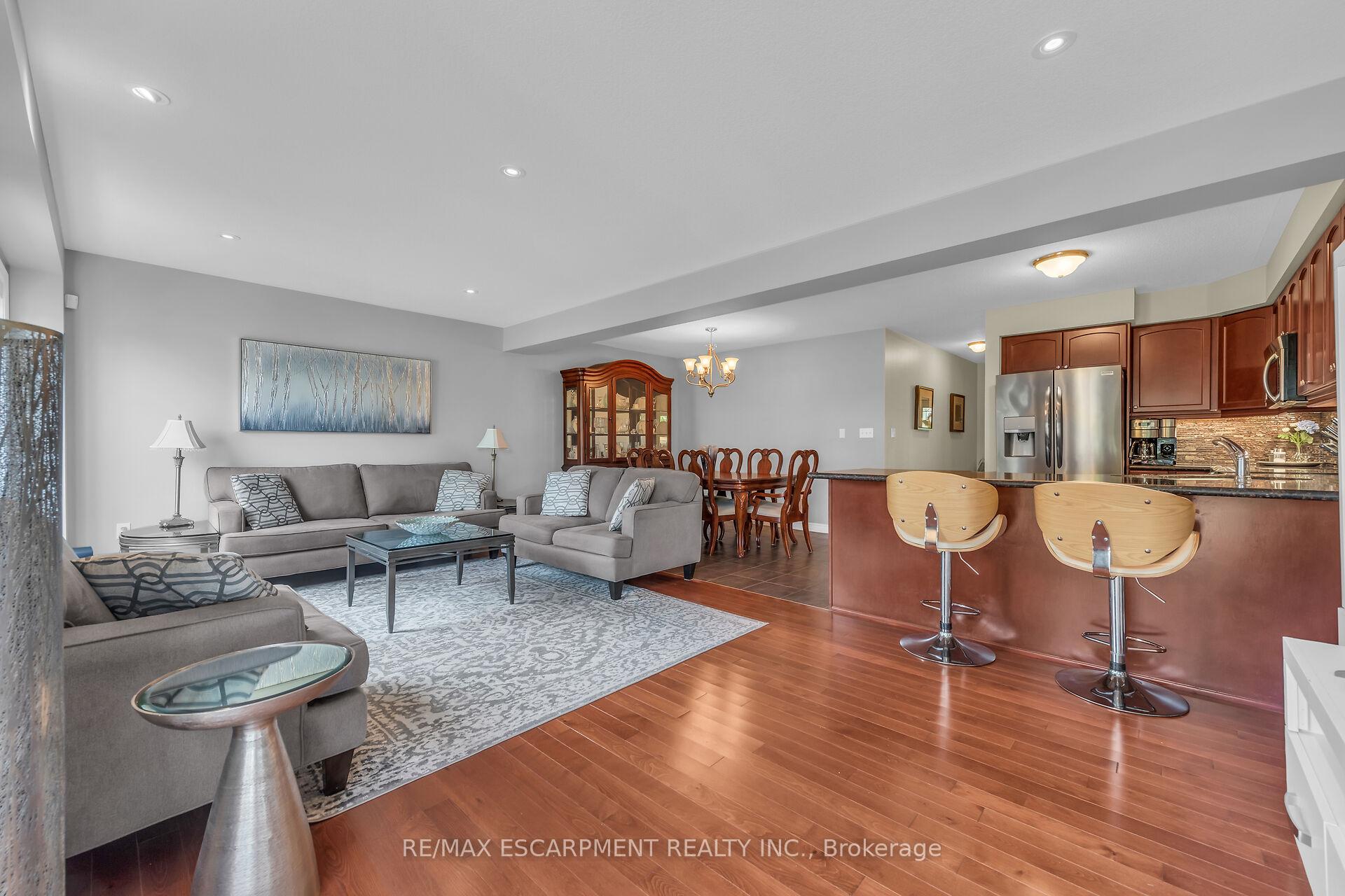 Photo 34 of 32 Aster Avenue, Hamilton, Rural Glanbrook — HOMEH