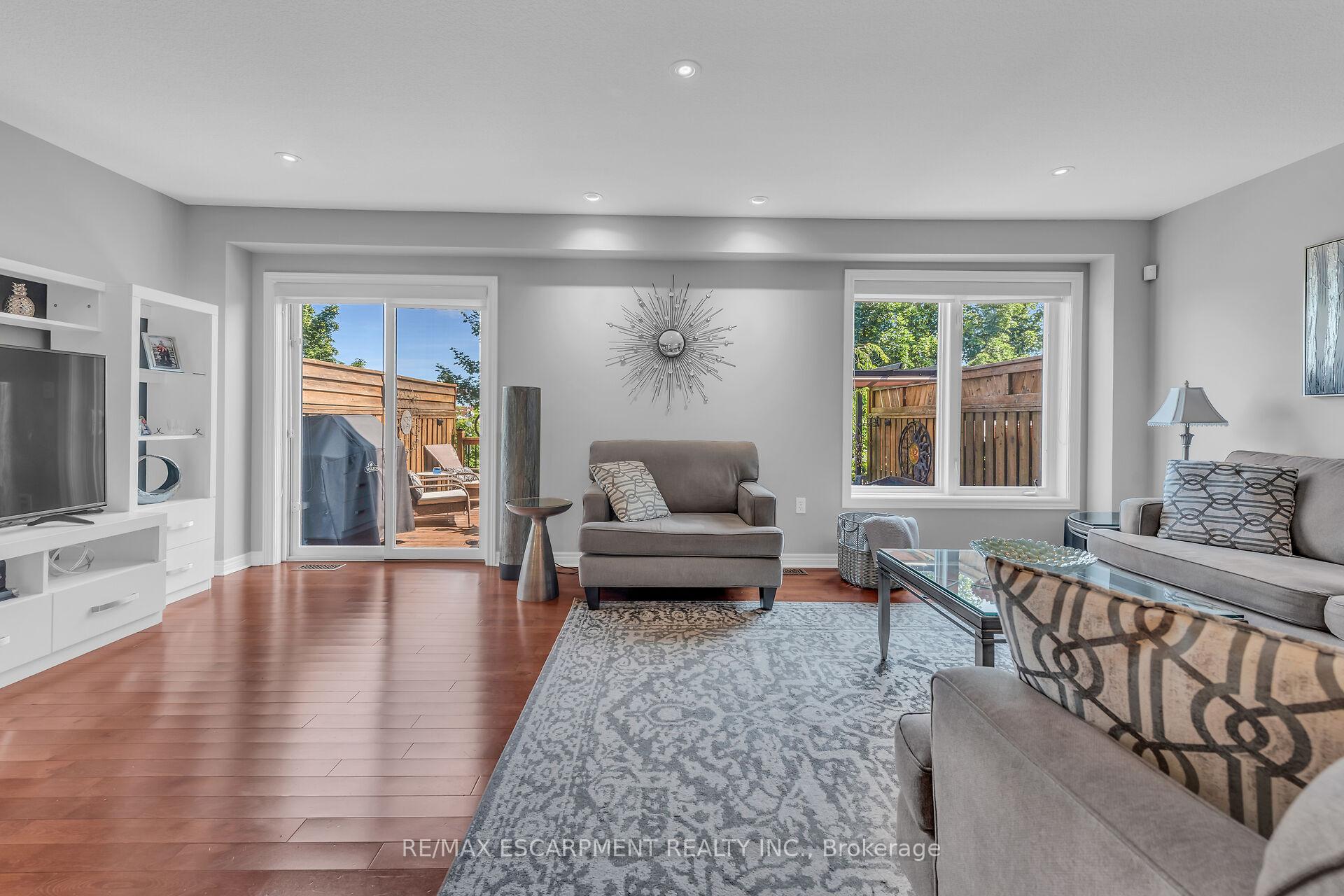Photo 35 of 32 Aster Avenue, Hamilton, Rural Glanbrook — HOMEH