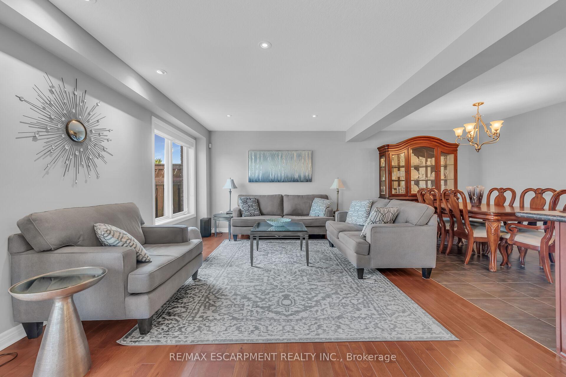 Photo 36 of 32 Aster Avenue, Hamilton, Rural Glanbrook — HOMEH