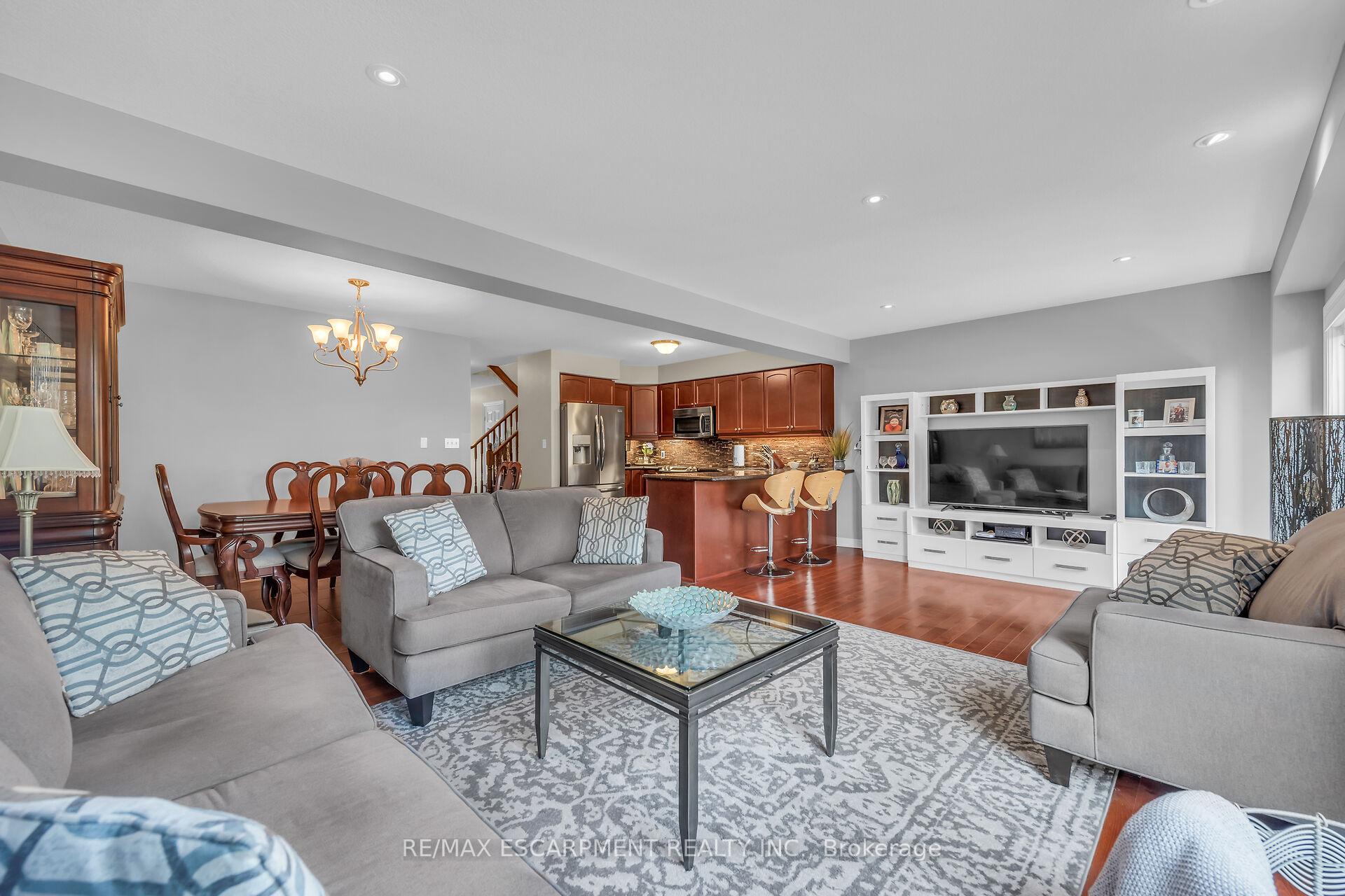 Photo 39 of 32 Aster Avenue, Hamilton, Rural Glanbrook — HOMEH