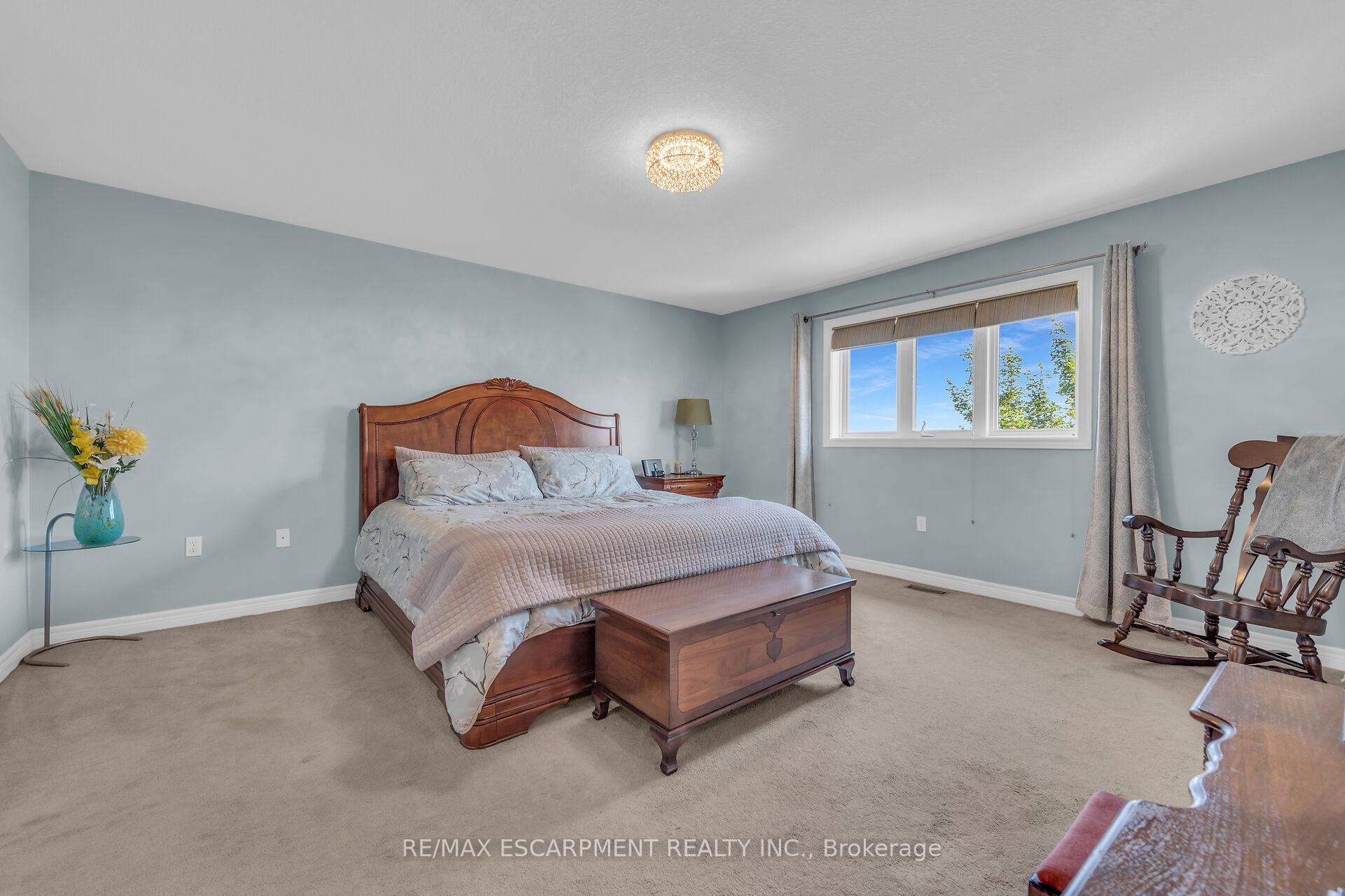Photo 62 of 32 Aster Avenue, Hamilton, Rural Glanbrook — HOMEH