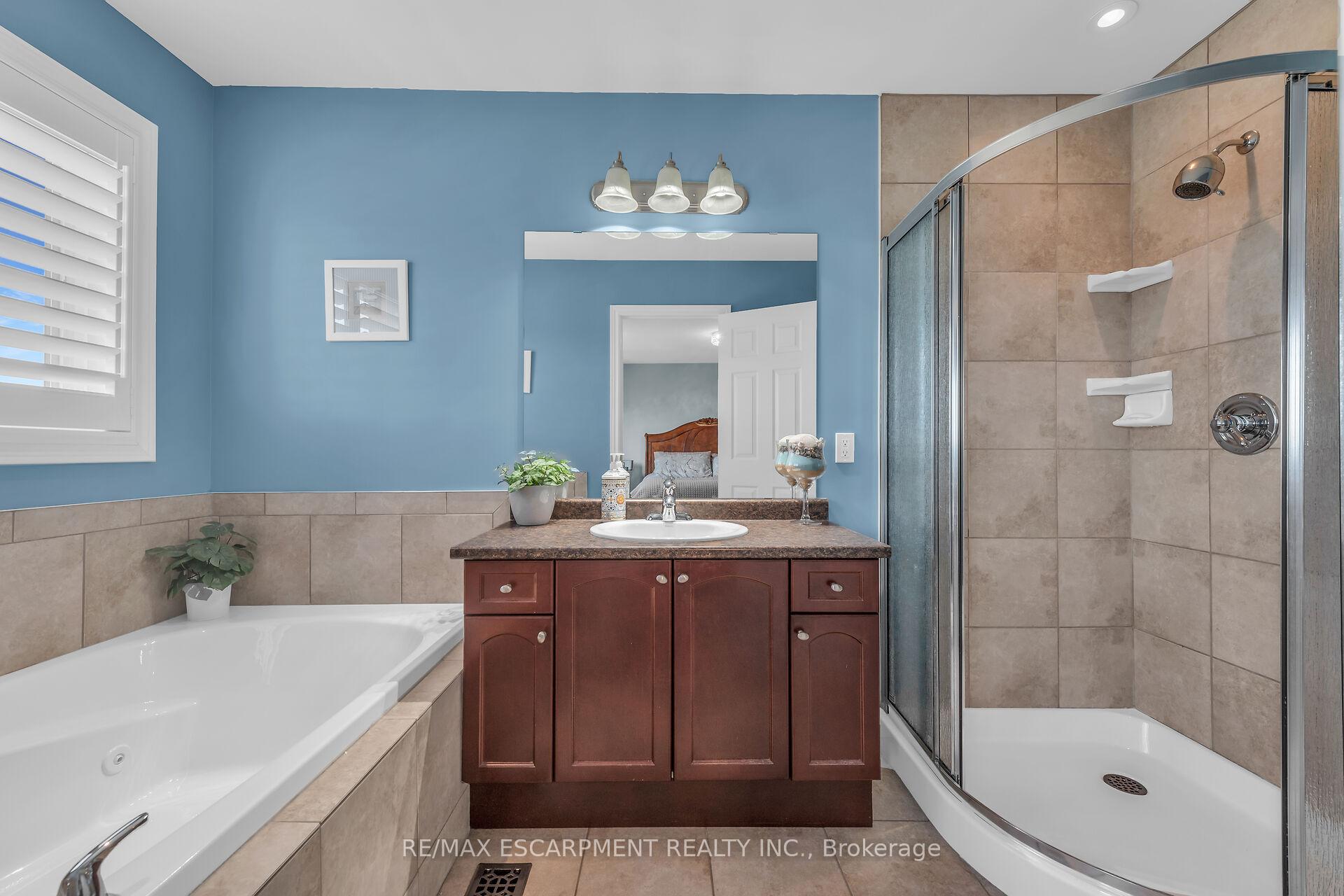 Photo 64 of 32 Aster Avenue, Hamilton, Rural Glanbrook — HOMEH