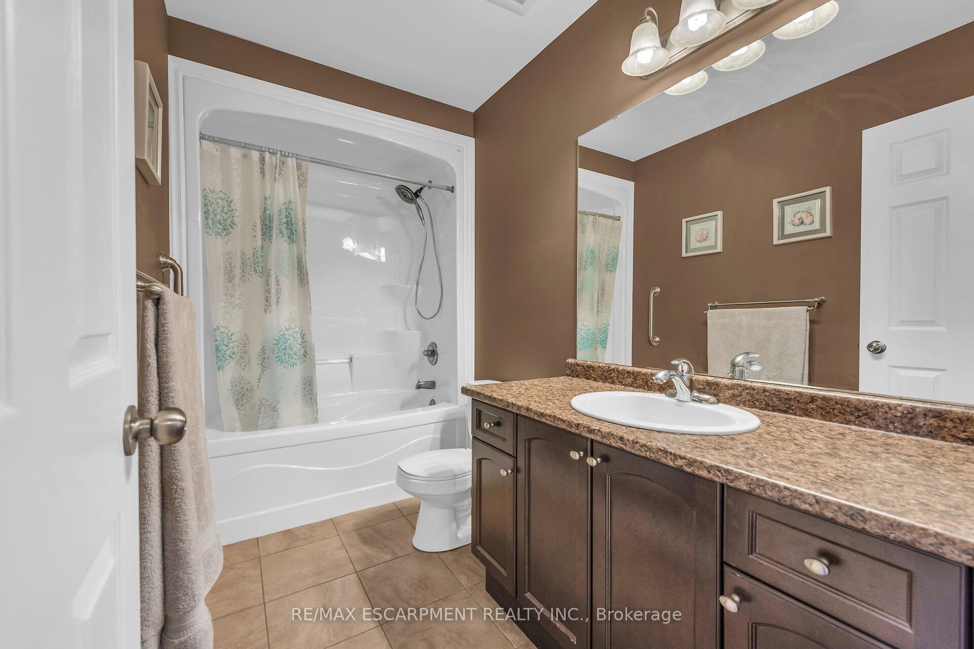 Photo 66 of 32 Aster Avenue, Hamilton, Rural Glanbrook — HOMEH