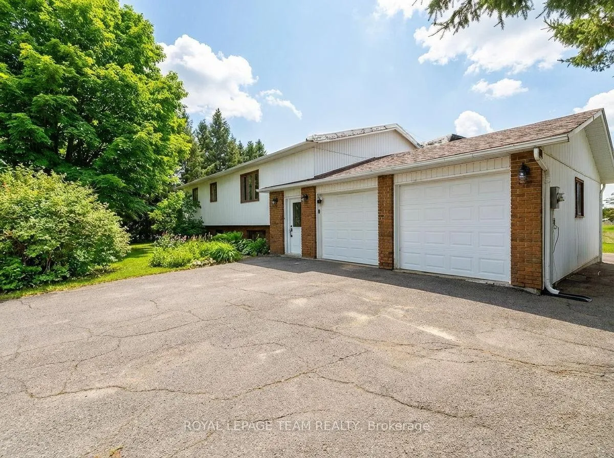 Front of 1386 Johnston Drive