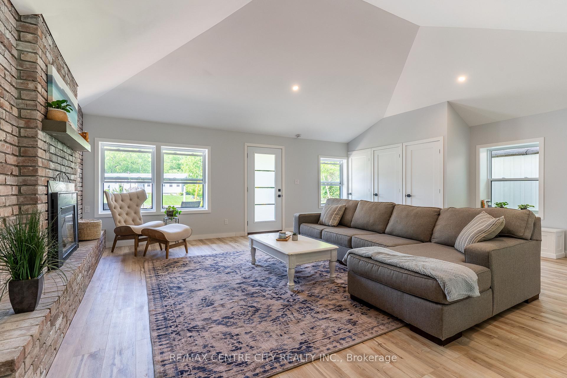 Photo 2 of 48265 Rush Creek Line, Malahide, Rural Malahide — HOMEH