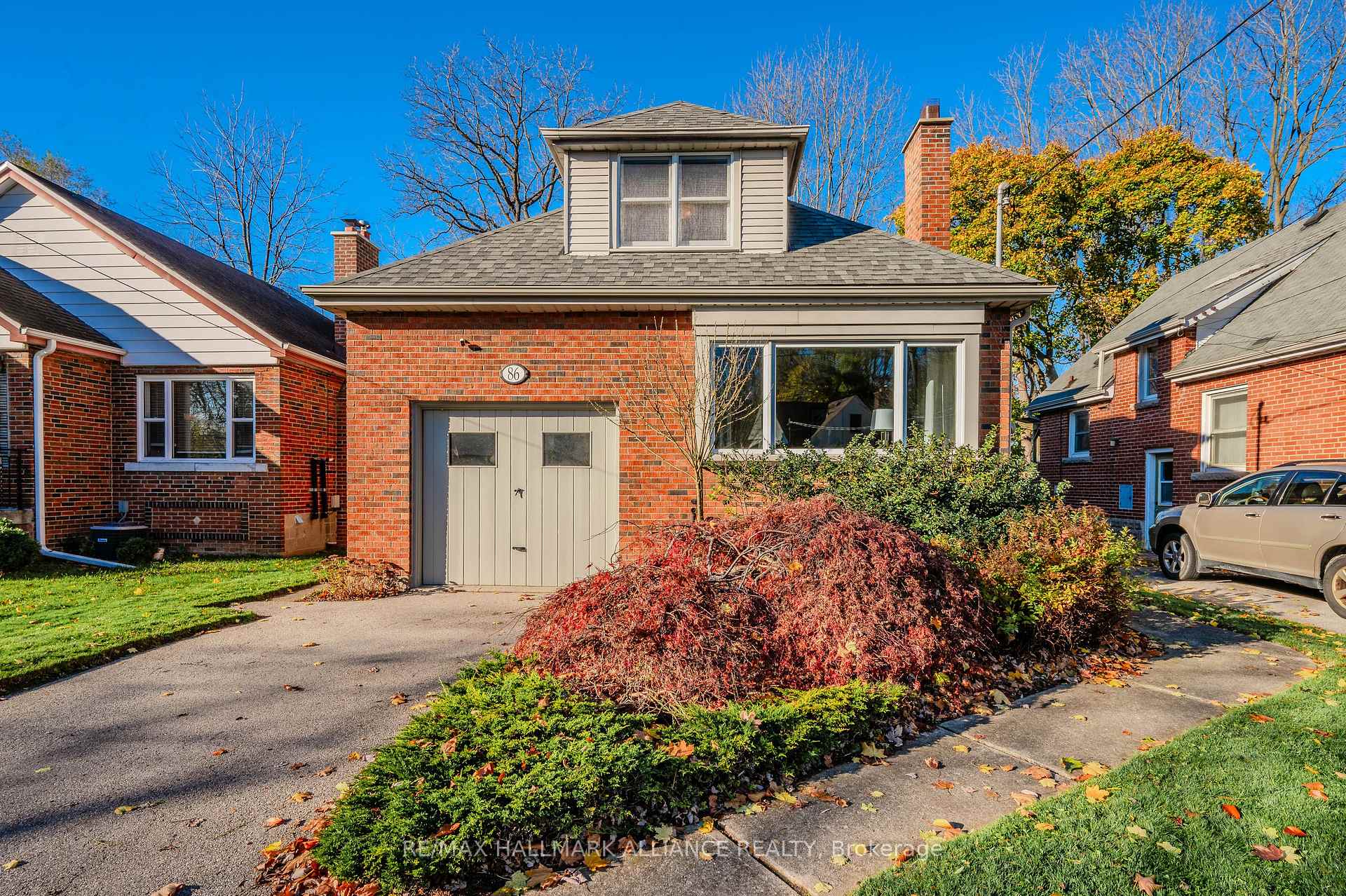 Photo 2 of 86 Binkley Crescent, Hamilton, Ainslie Wood — HOMEH