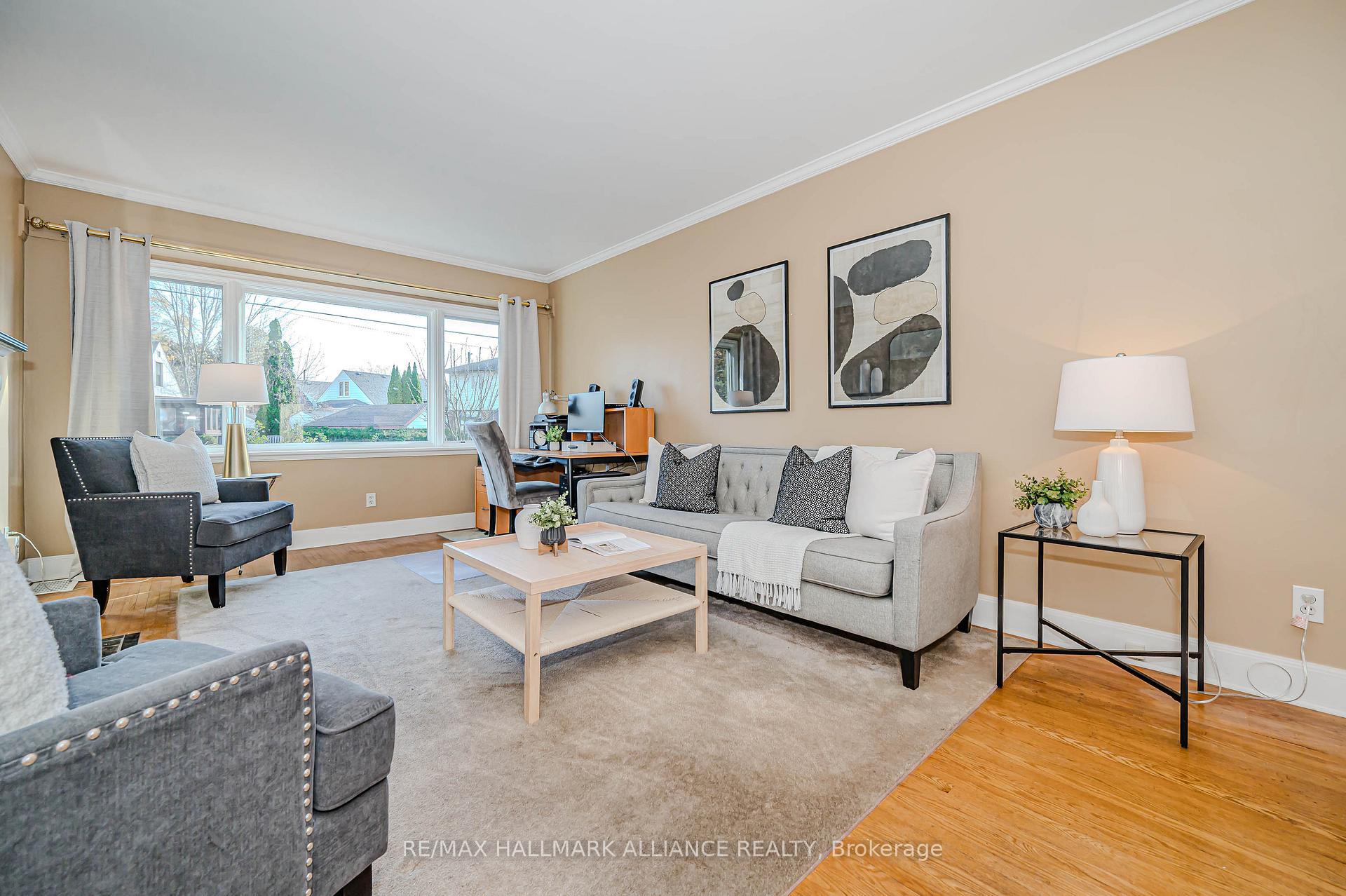 Photo 4 of 86 Binkley Crescent, Hamilton, Ainslie Wood — HOMEH