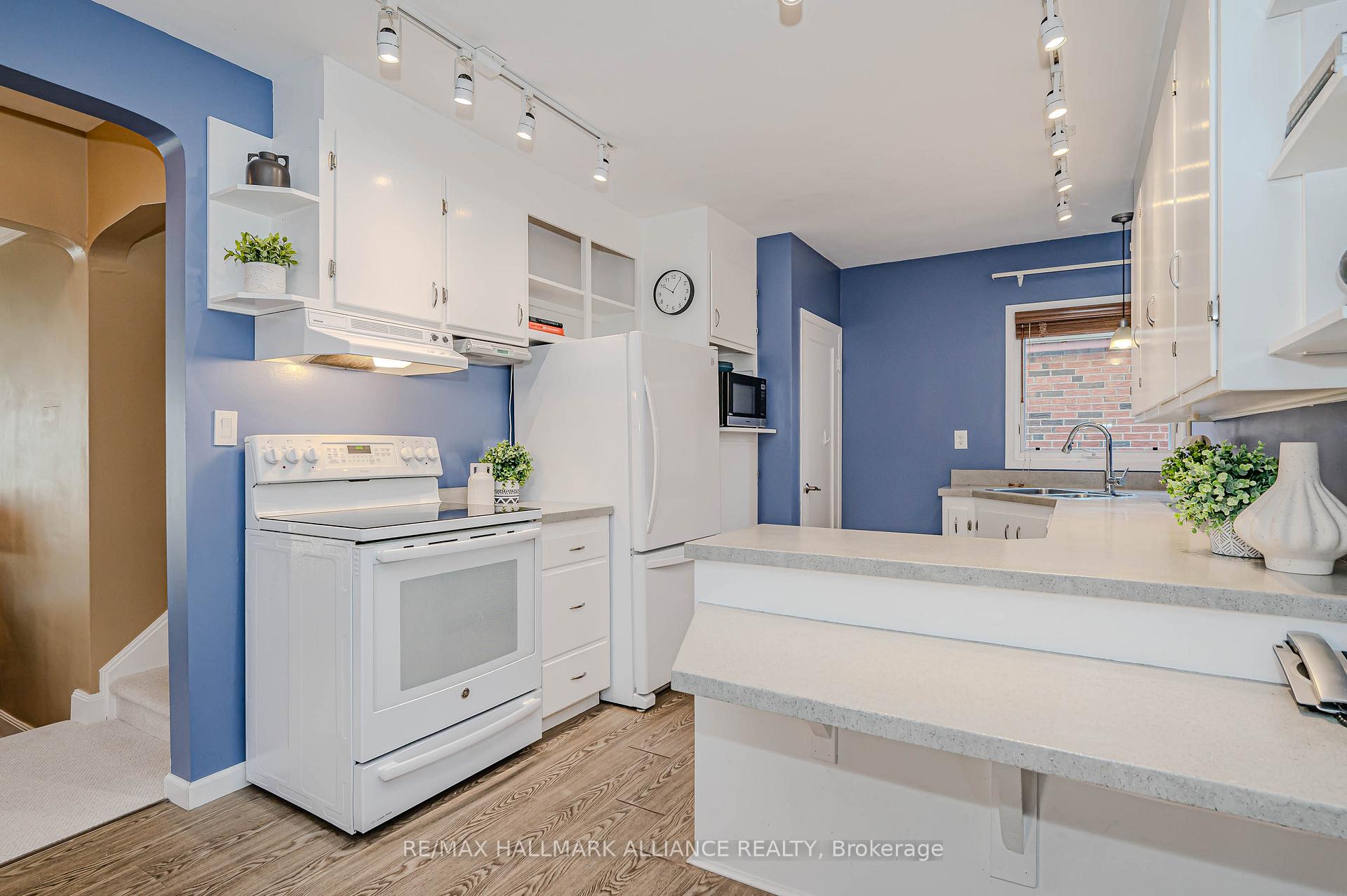 Photo 10 of 86 Binkley Crescent, Hamilton, Ainslie Wood — HOMEH