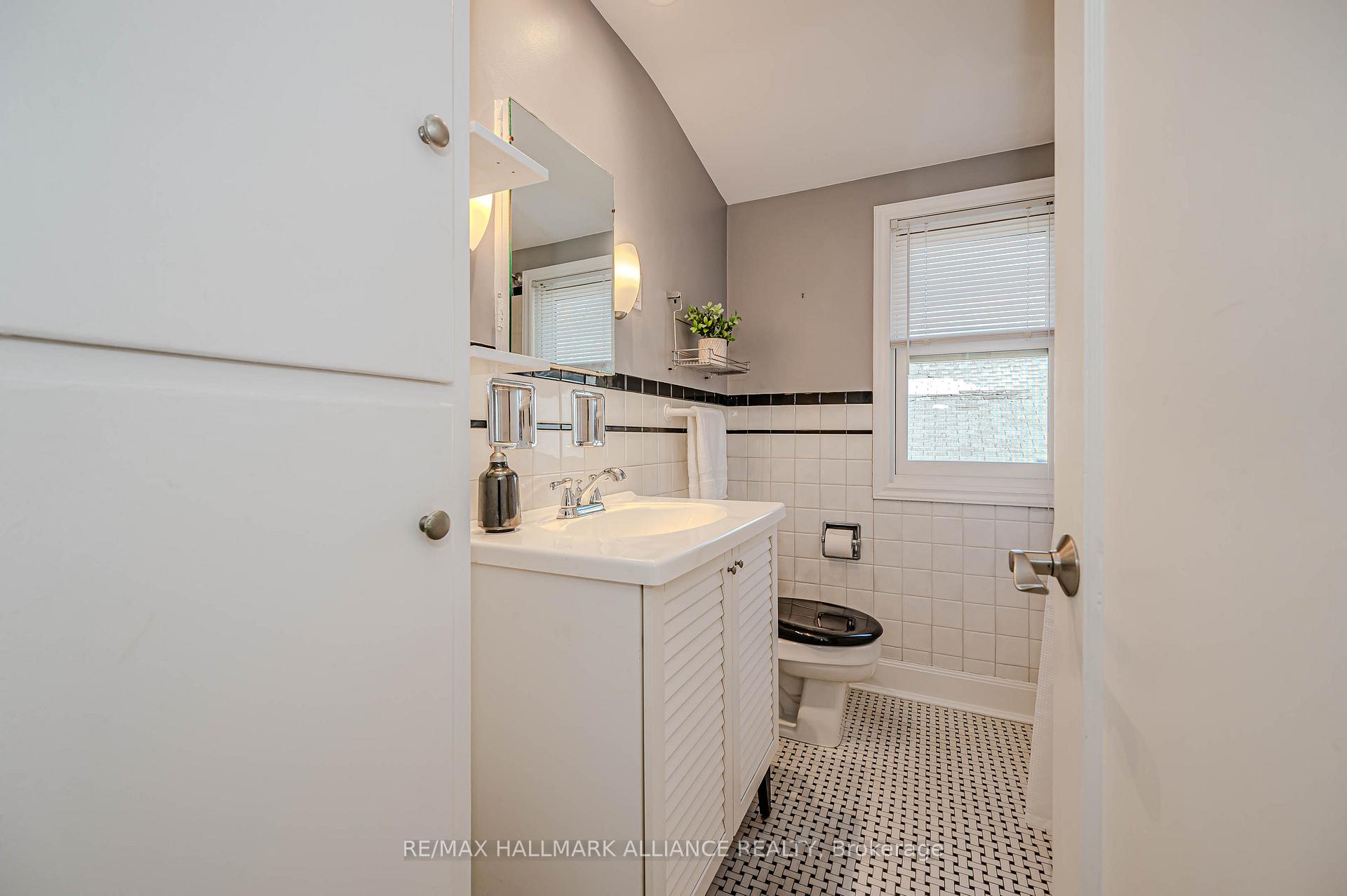 Photo 62 of 86 Binkley Crescent, Hamilton, Ainslie Wood — HOMEH