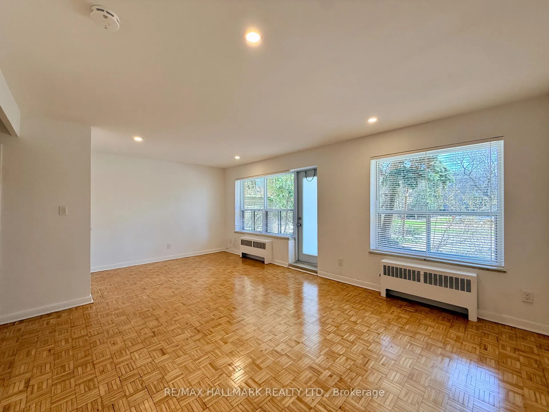 Photo 2 of Unit 111, 30 Upper Canada Drive, North York, St. Andrew-Windfields — HOMEH