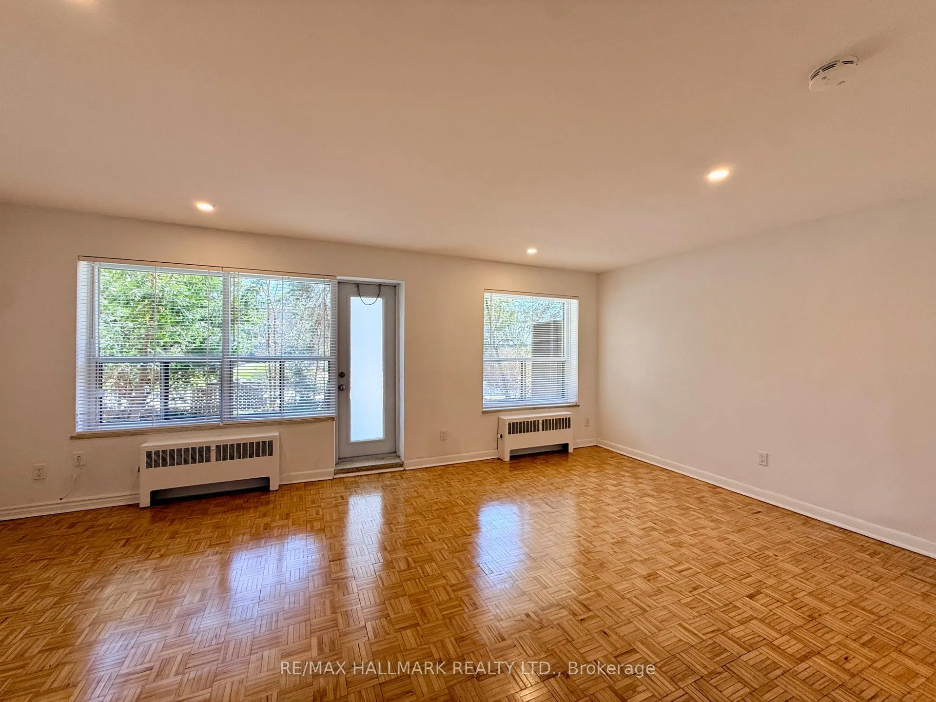 Photo 3 of Unit 111, 30 Upper Canada Drive, North York, St. Andrew-Windfields — HOMEH