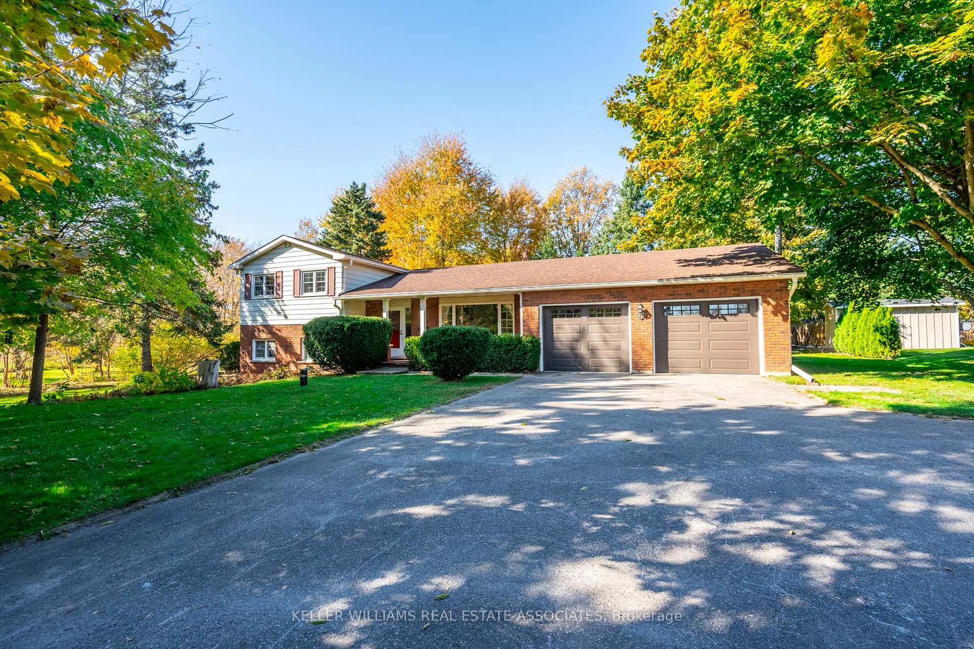 Photo 4 of 19 8th Concession Road E, Hamilton, Rural Flamborough — HOMEH