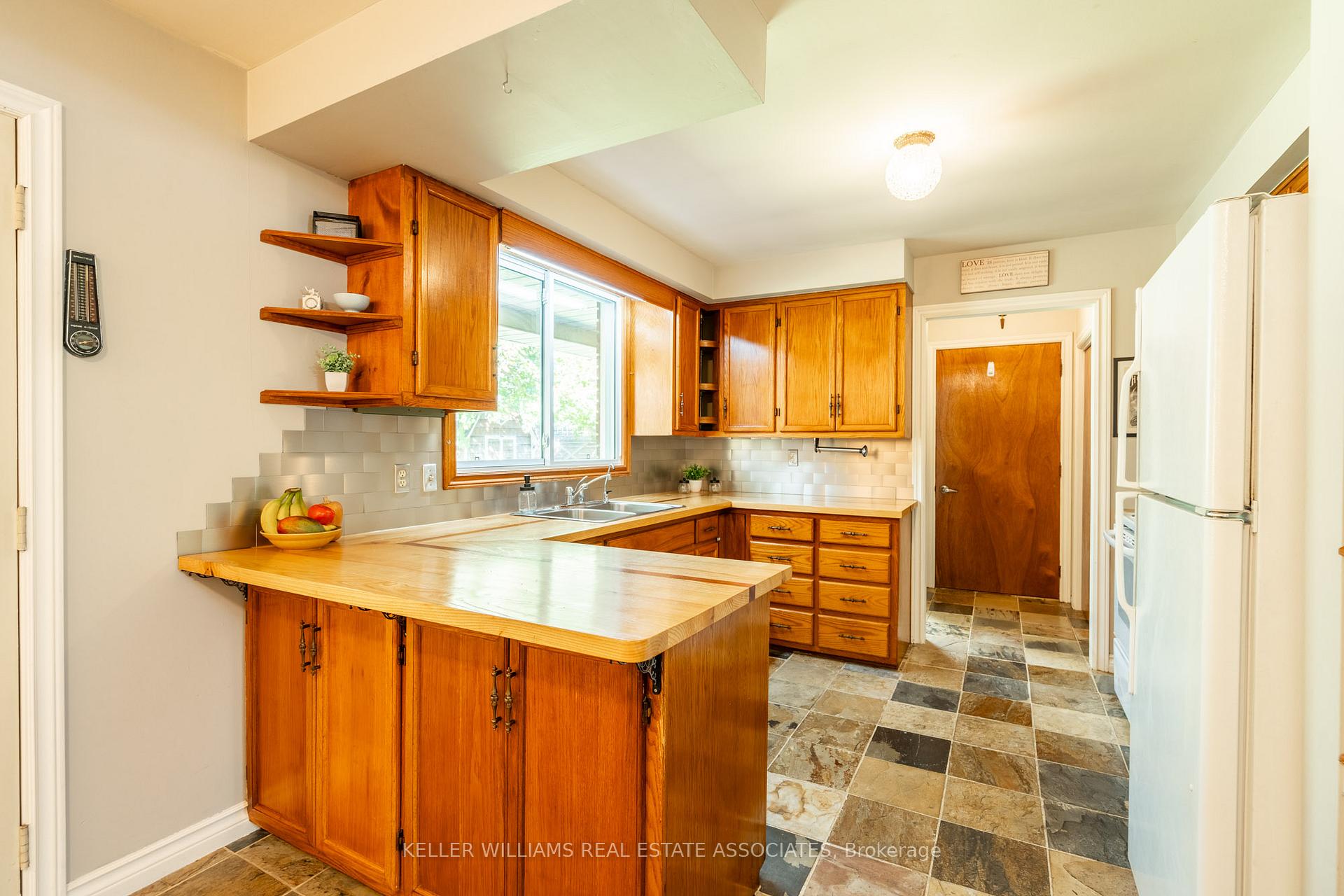 Photo 12 of 19 8th Concession Road E, Hamilton, Rural Flamborough — HOMEH