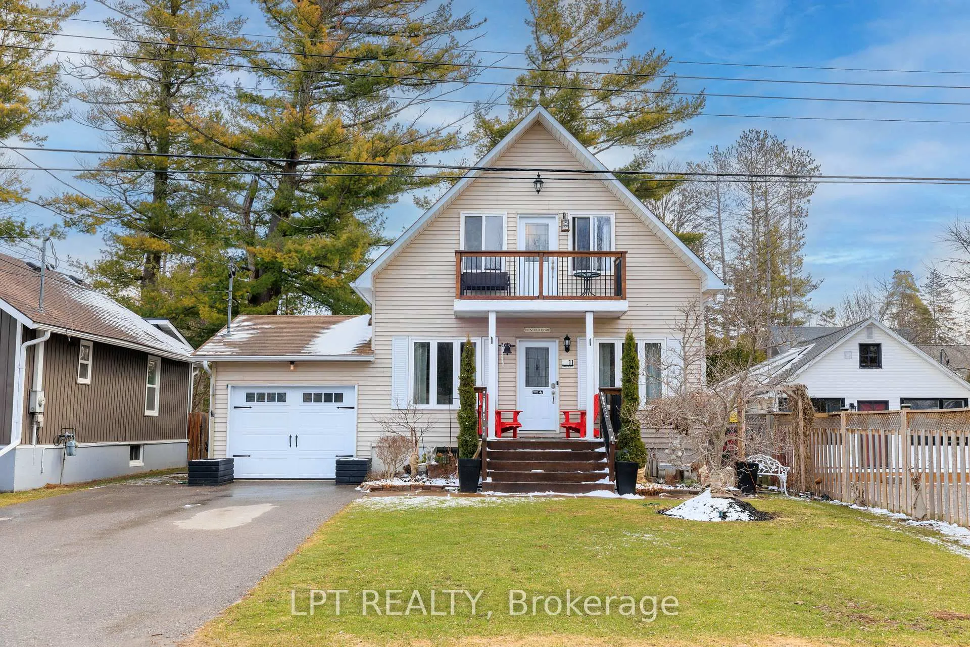 Front of 11 Hardwood Drive
